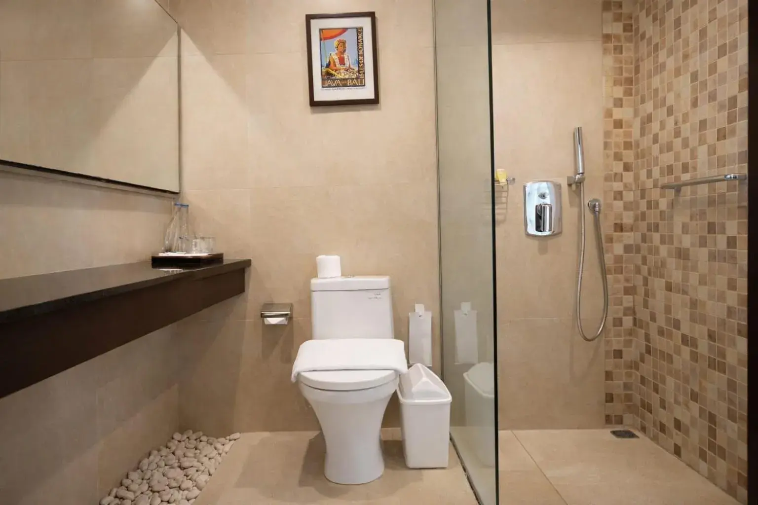 Bathroom in Yulia Village Inn Ubud Bathroom in Yulia Village Inn Ubud