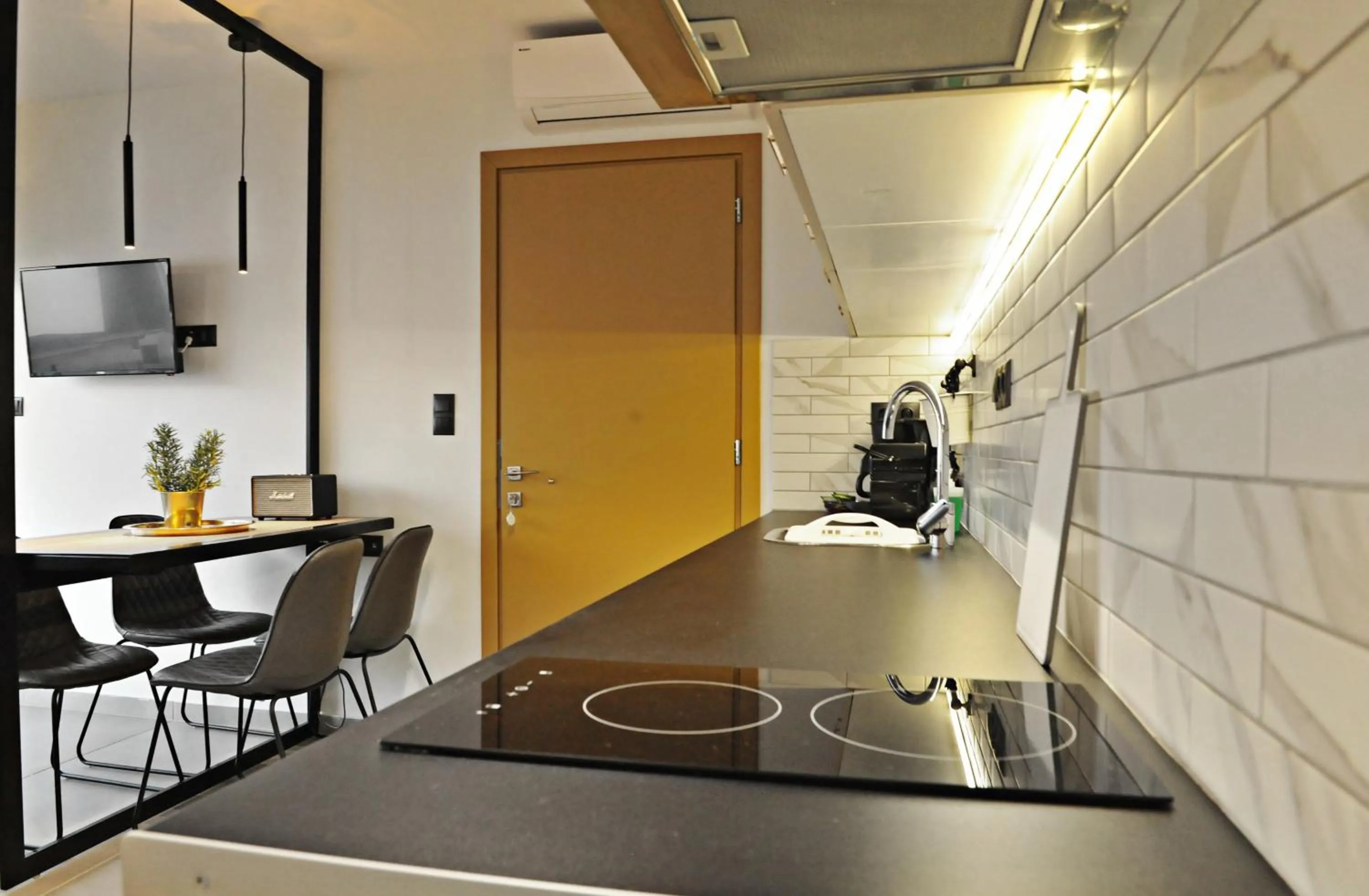 Kitchen or kitchenette in The Athenians Modern Apartments