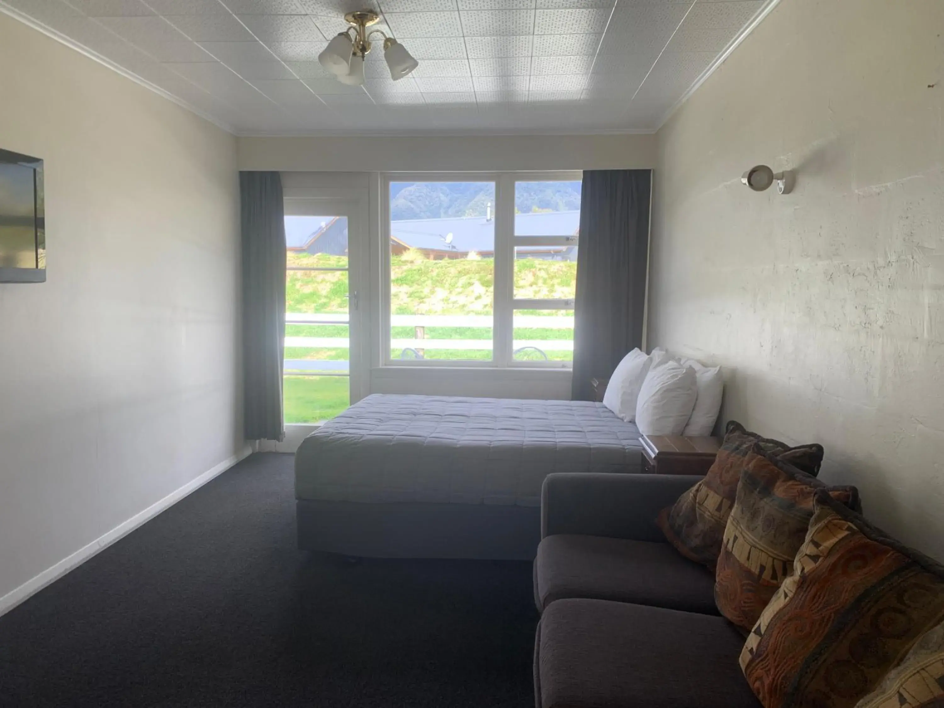 Bed in Mt Cook View Motel - Fox Glacier Bed in Mt Cook View Motel - Fox Glacier