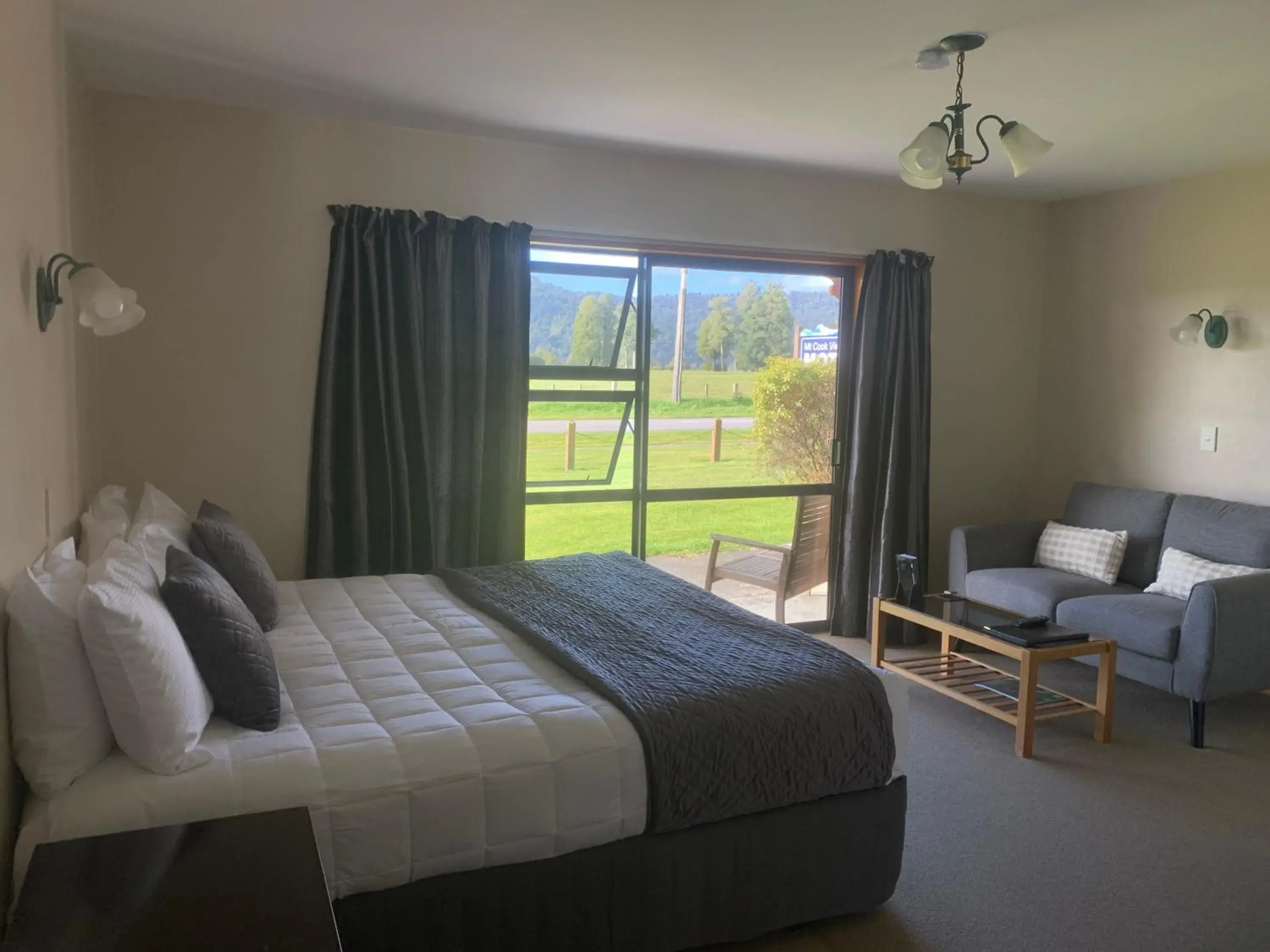 Bed in Mt Cook View Motel - Fox Glacier Bed in Mt Cook View Motel - Fox Glacier