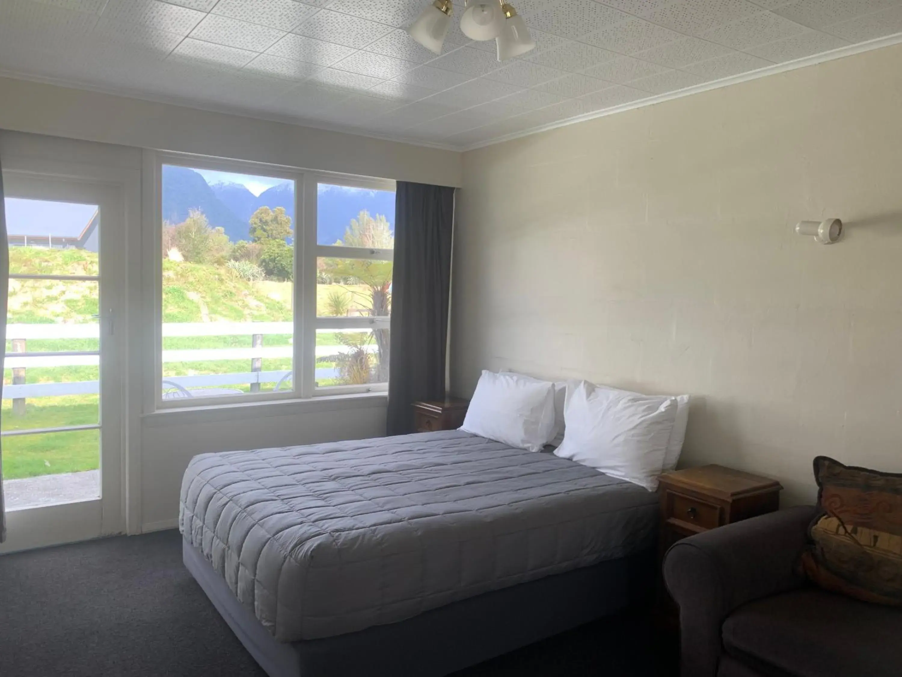 Bed in Mt Cook View Motel - Fox Glacier Bed in Mt Cook View Motel - Fox Glacier