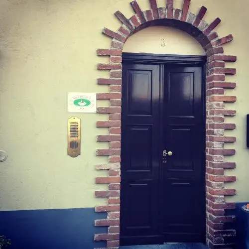 B & B La Guesthouse B & B La Guesthouse