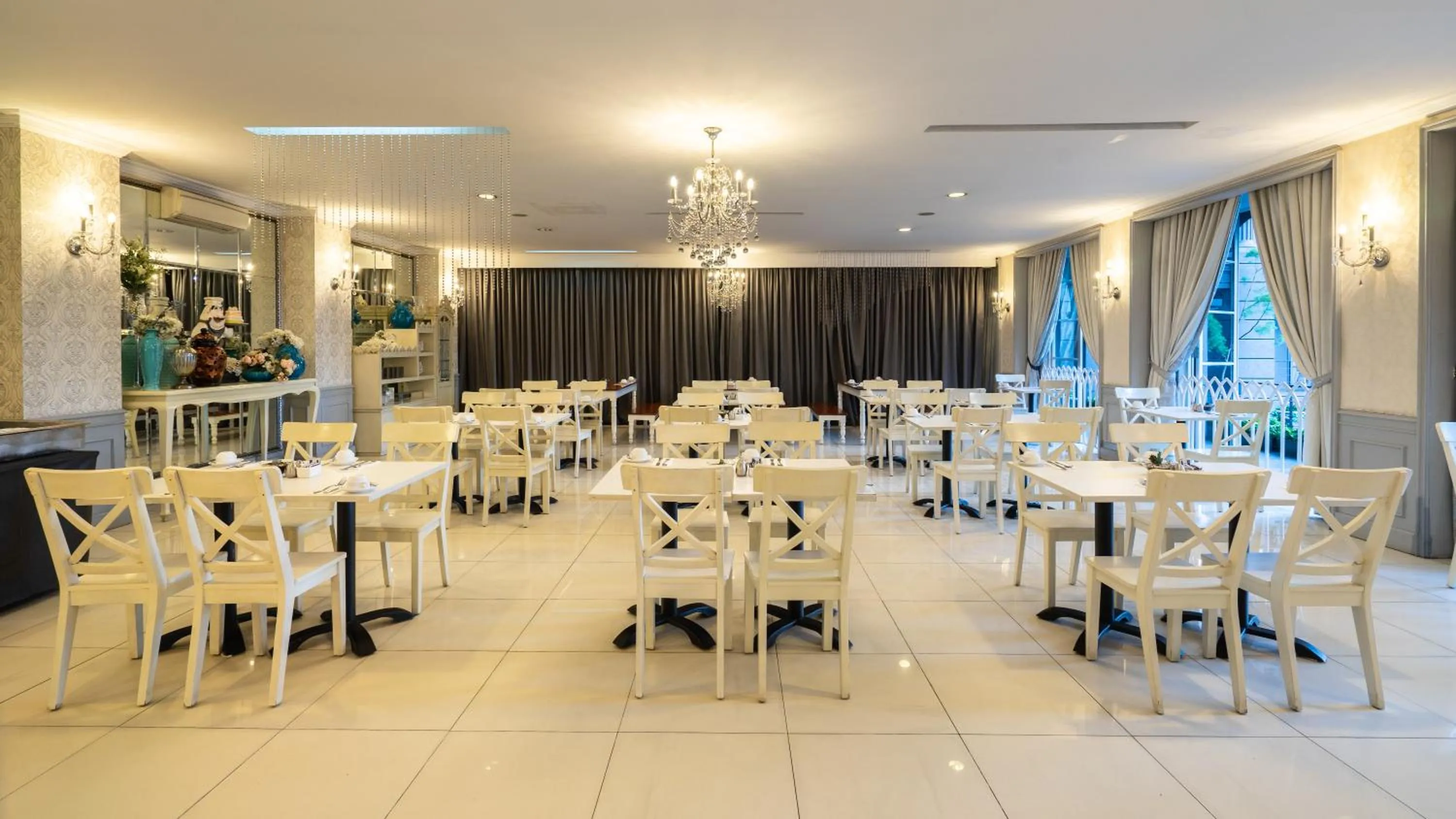 Restaurant/places to eat in GH Universal Hotel Bandung