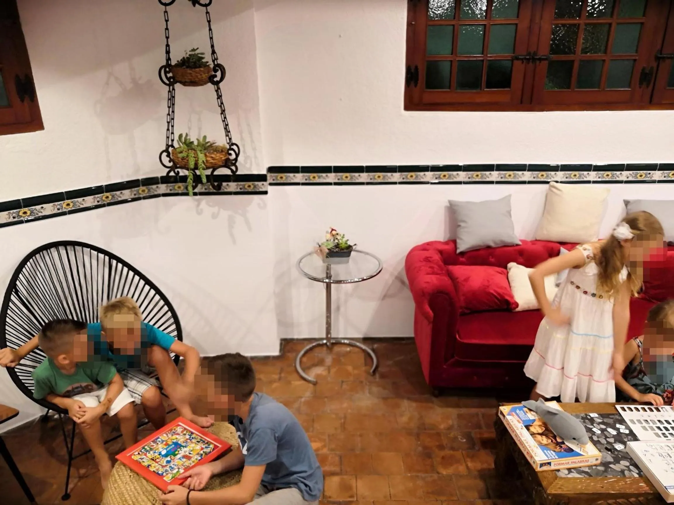 children in Hotel Ramis fundado en 1969