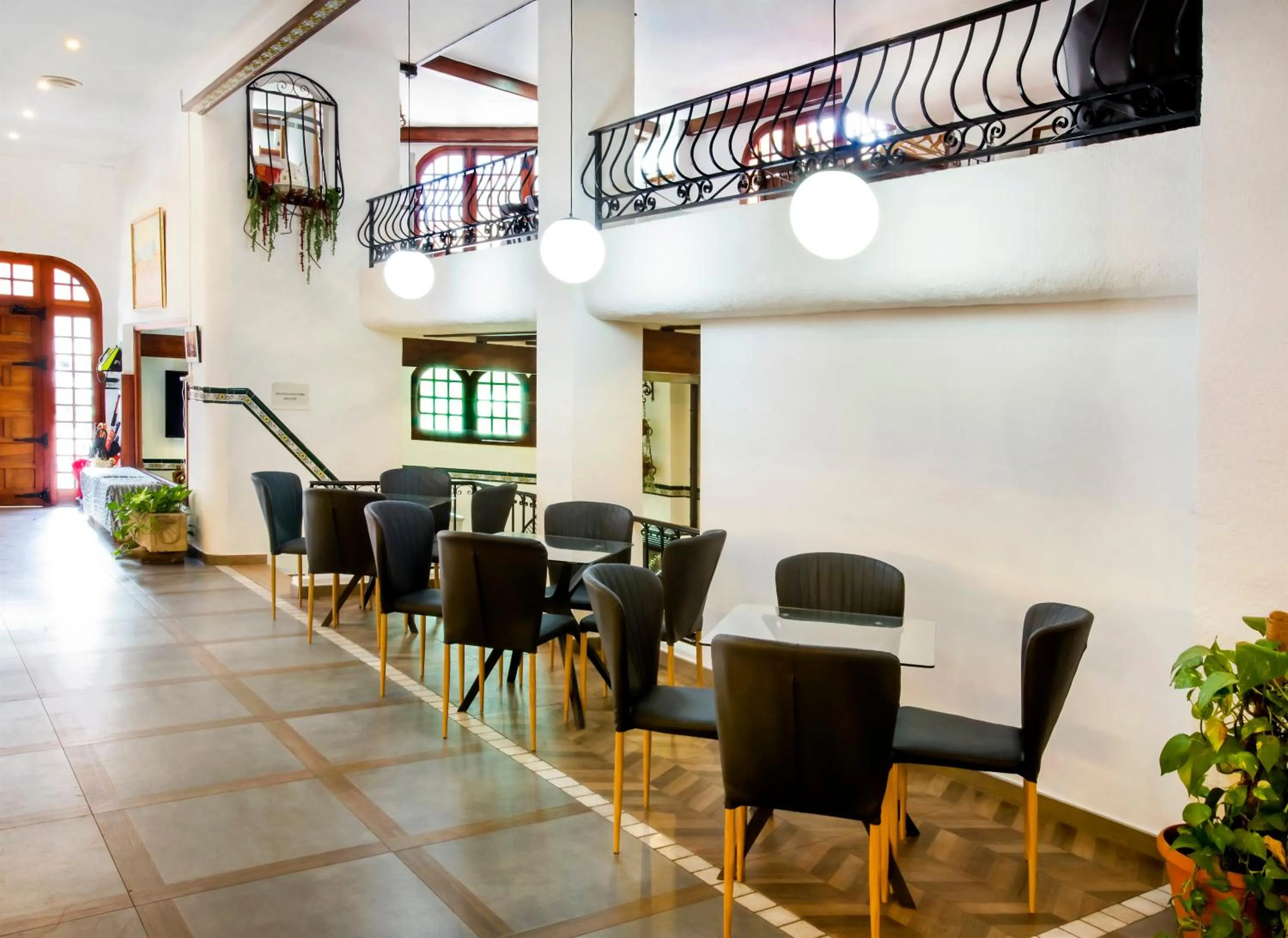 Communal lounge/ TV room in Hotel Ramis fundado en 1969