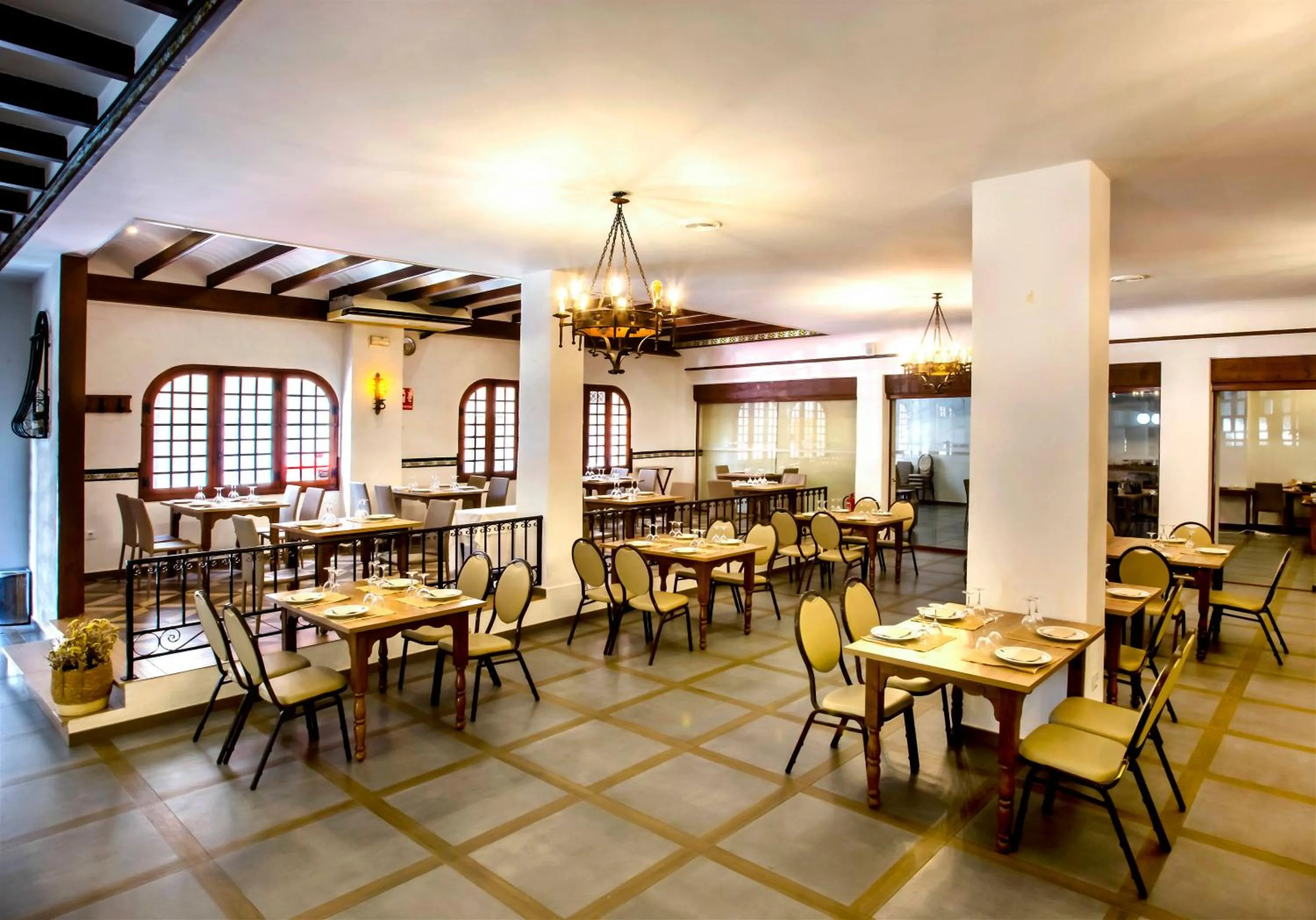 Restaurant/places to eat in Hotel Ramis fundado en 1969