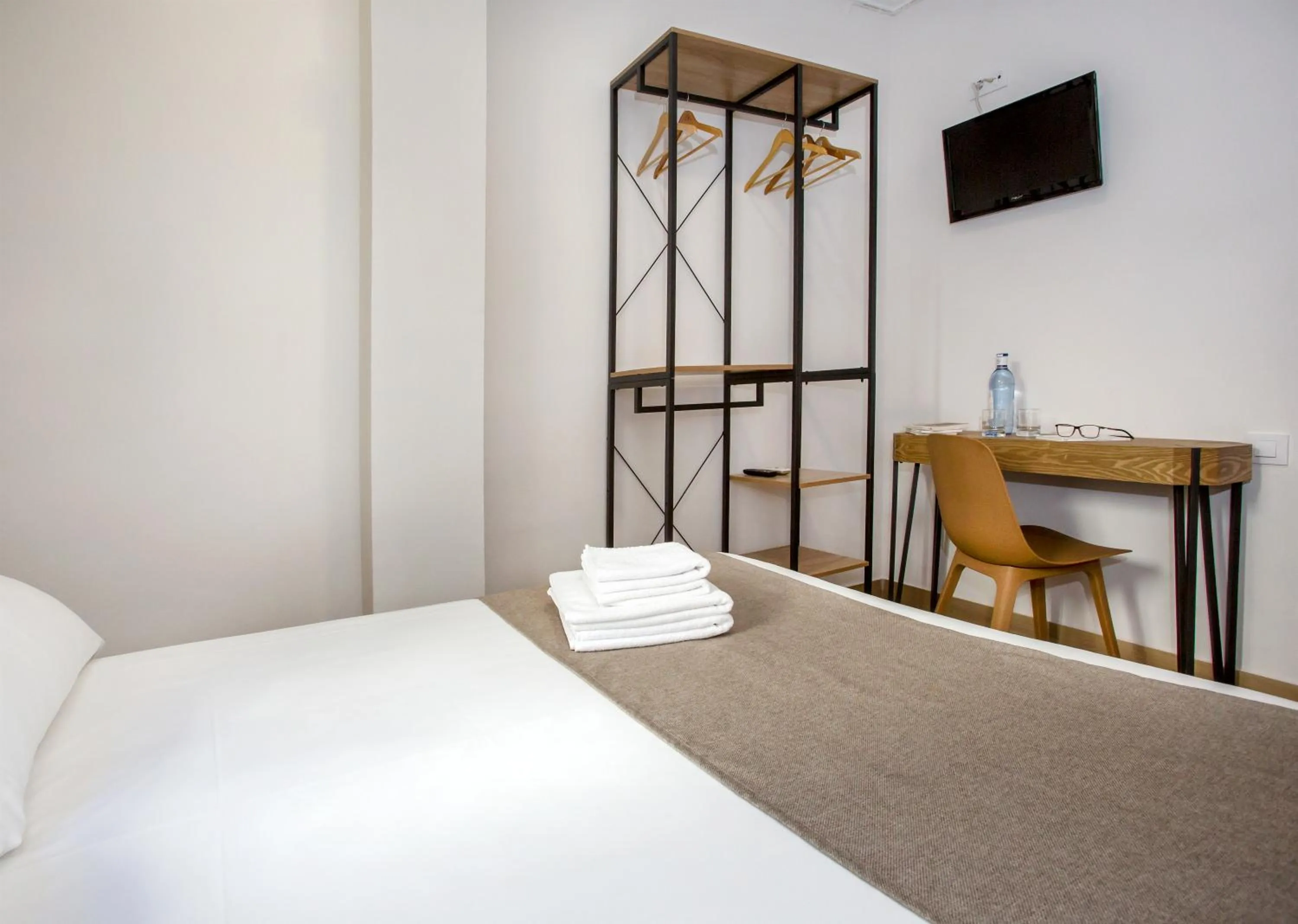 TV and multimedia, Bed in Hotel Ramis fundado en 1969