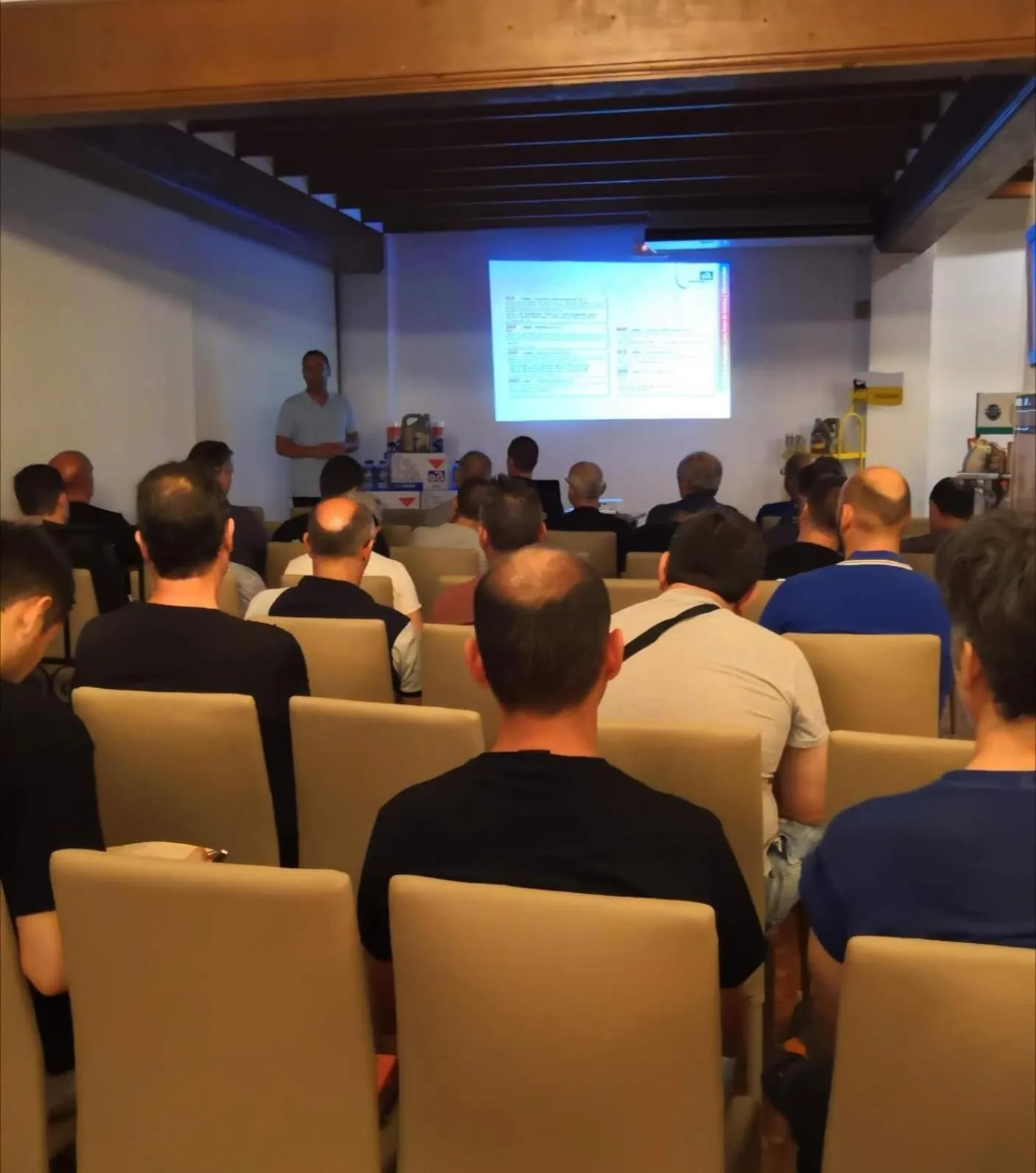 People in Hotel Ramis fundado en 1969