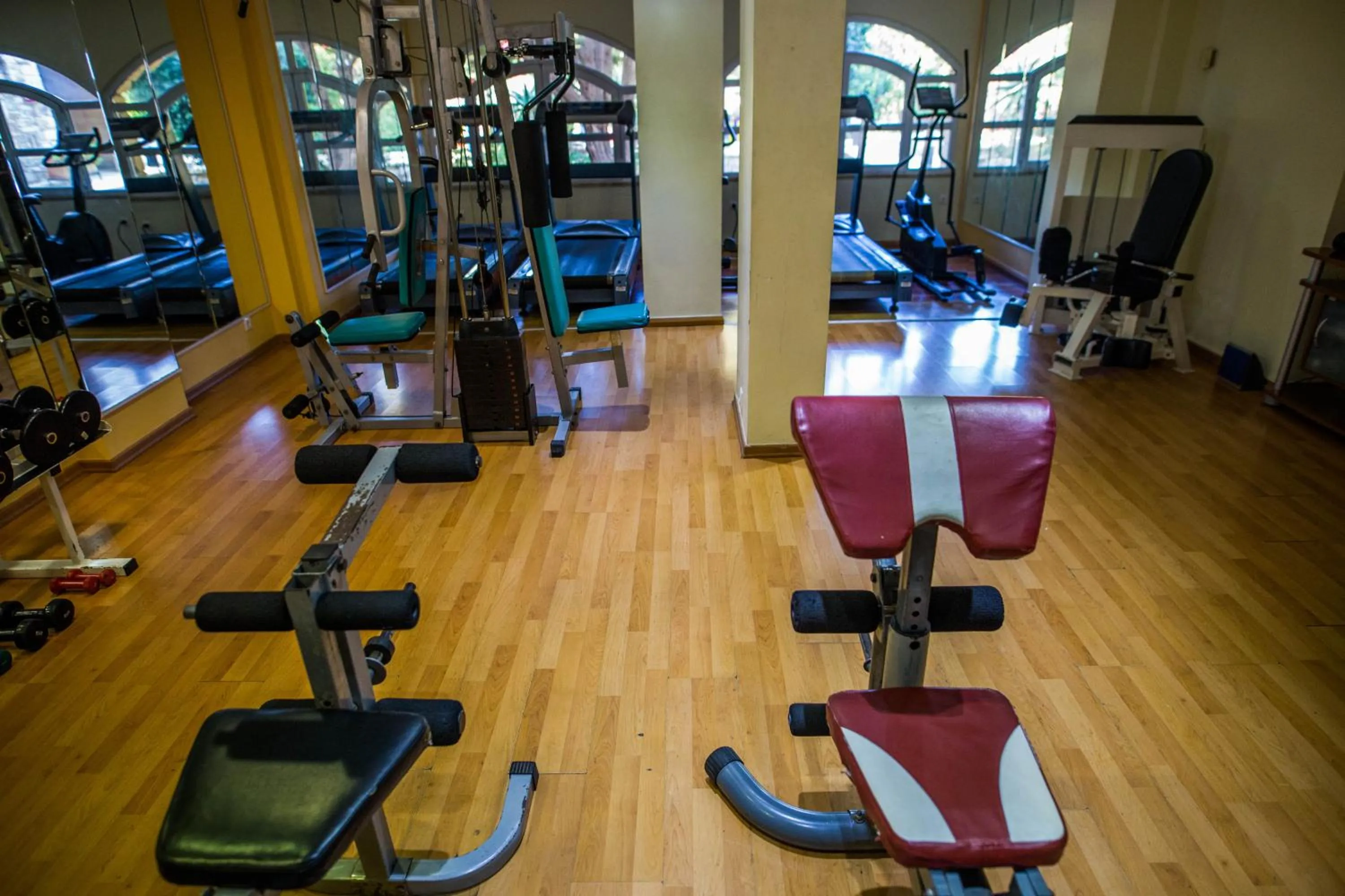 Crithoni's Paradise Hotel