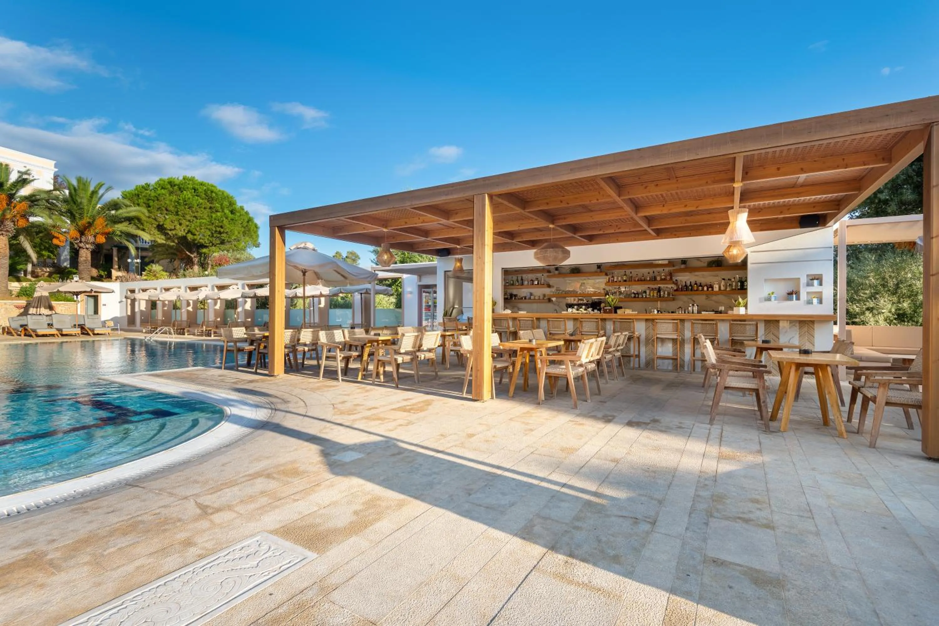 Crithoni's Paradise Hotel