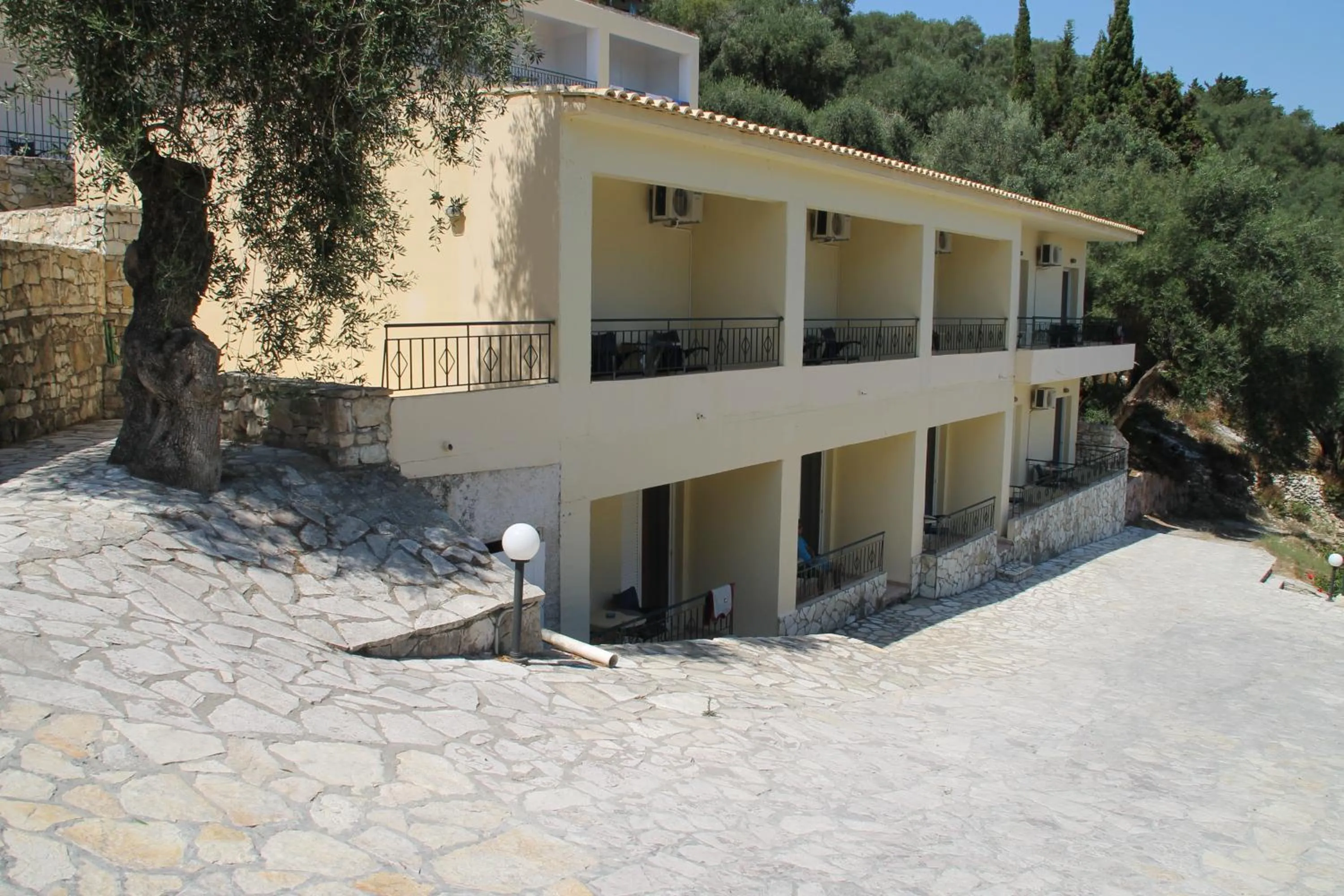 Facade/entrance in Amfitriti Hotel & Studios