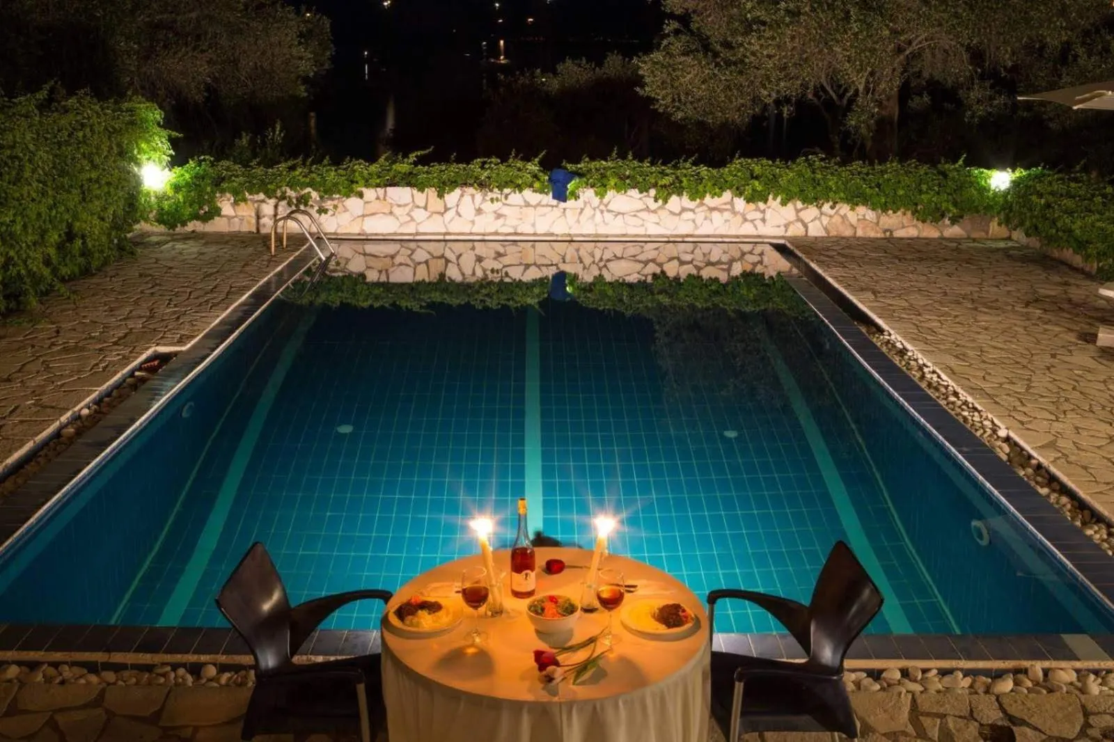 Amfitriti Hotel & Studios