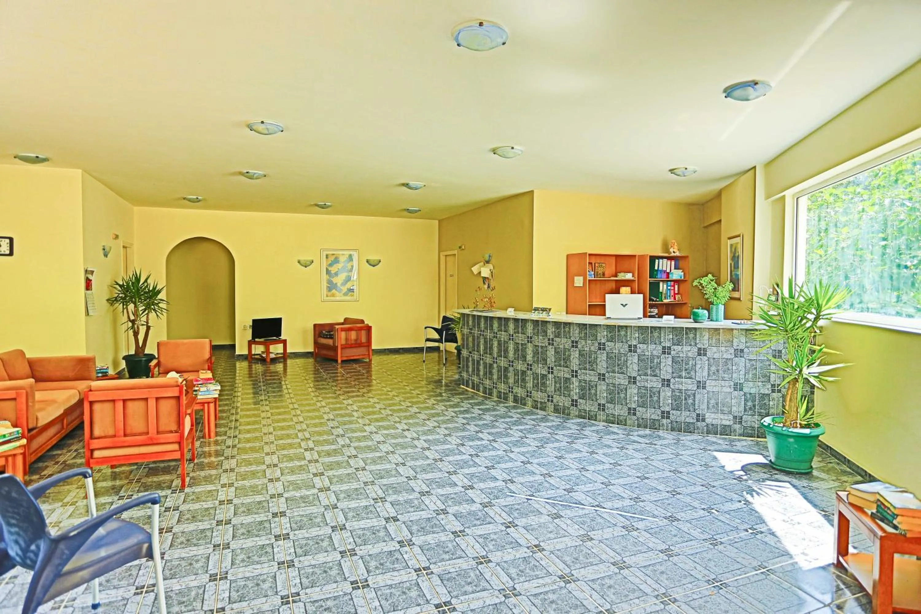 Amfitriti Hotel & Studios