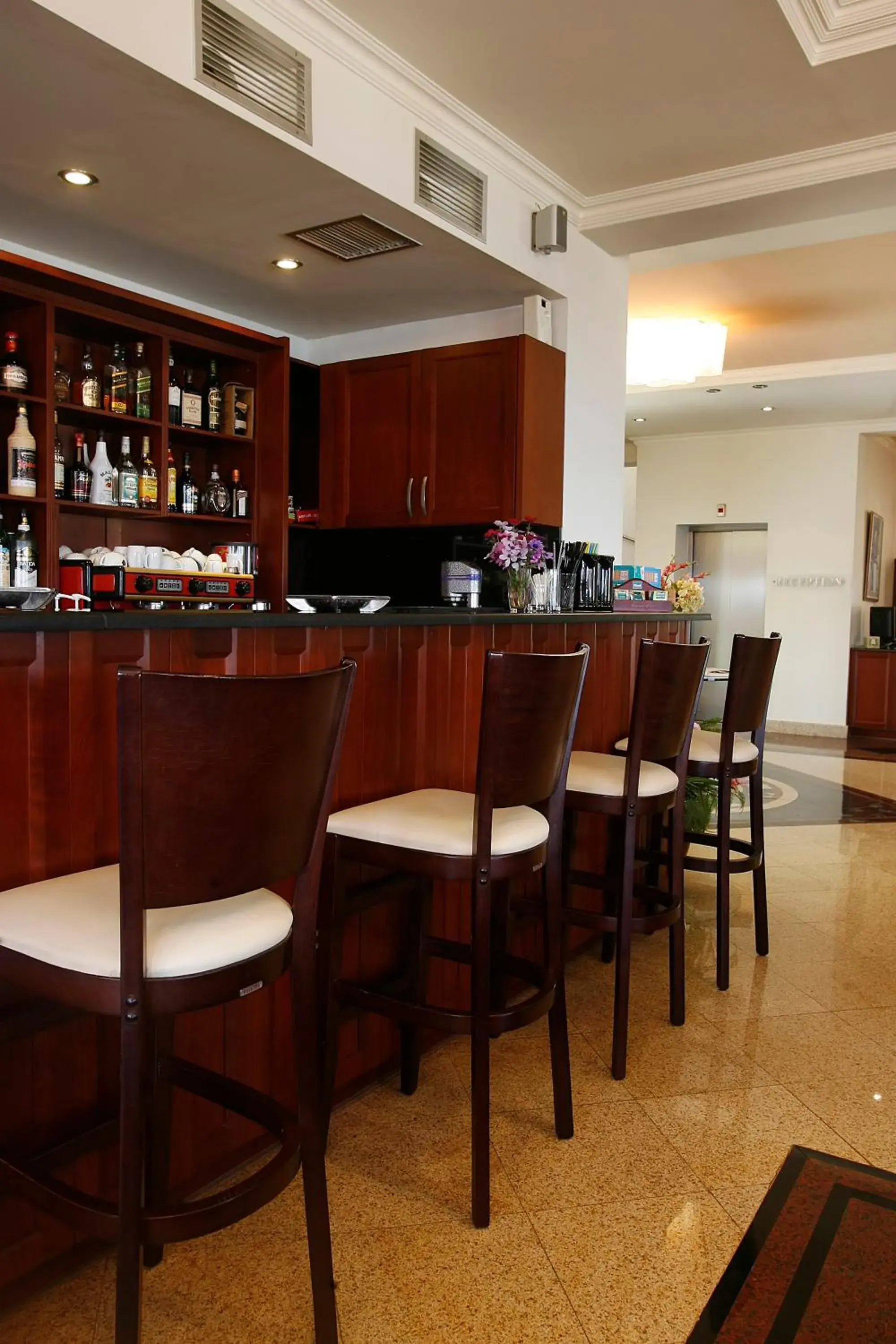 Lounge or bar in Sea View Resorts & Spa Lounge or bar in Sea View Resorts & Spa