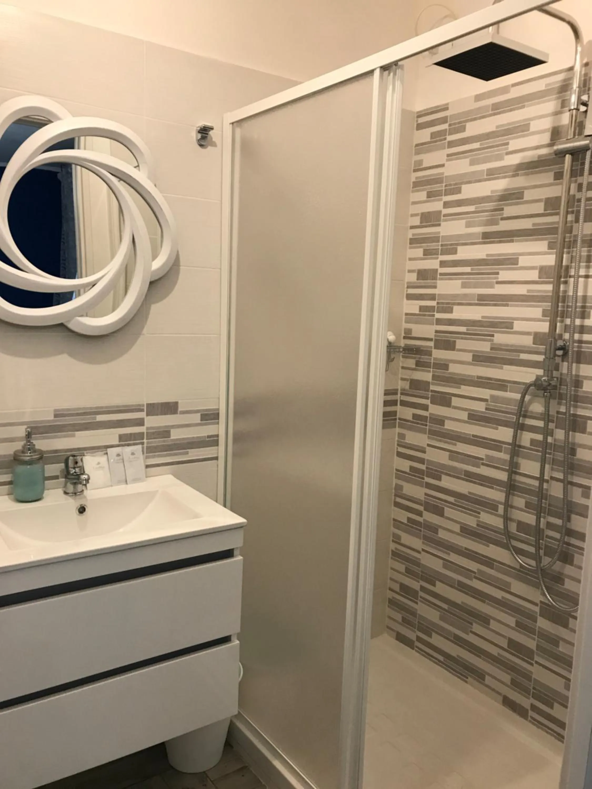 Shower in B&B Comacchio