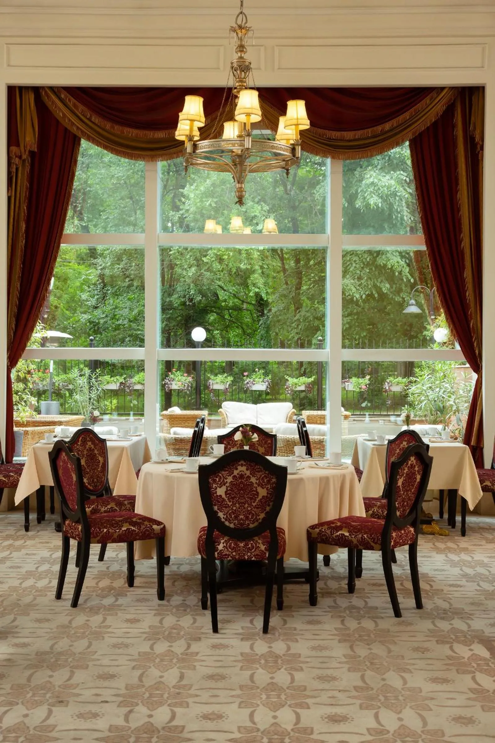 Restaurant/places to eat in Rixos Almaty