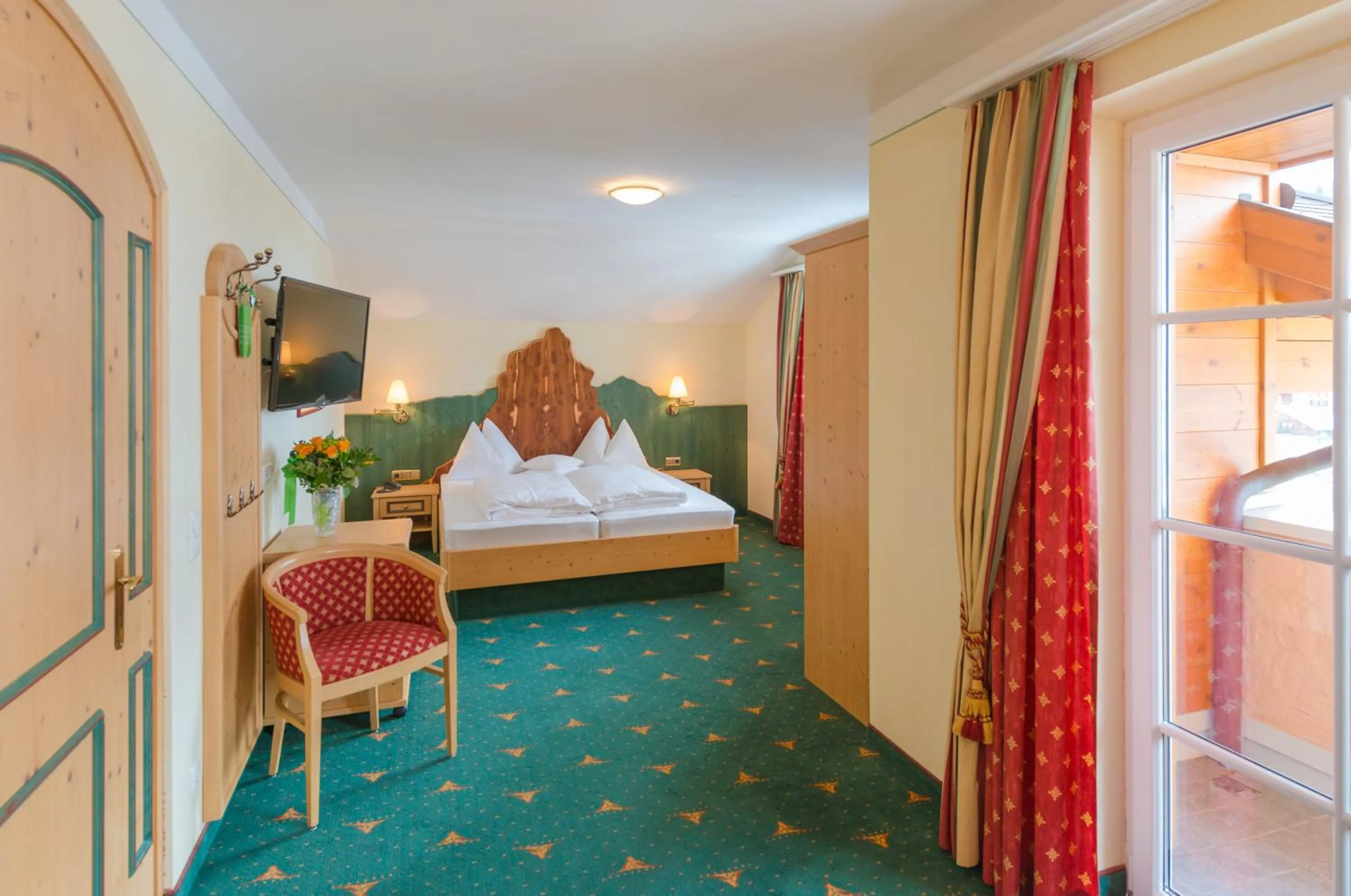 Photo of the whole room, Bed in Apparthotel Sankt Georg