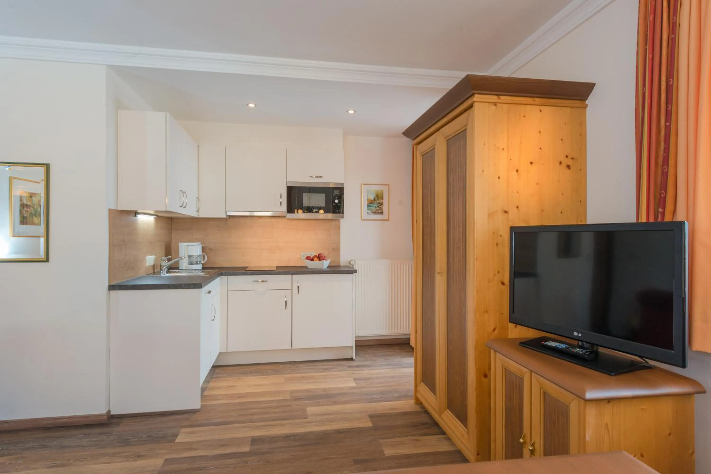 Kitchen or kitchenette in Apparthotel Sankt Georg