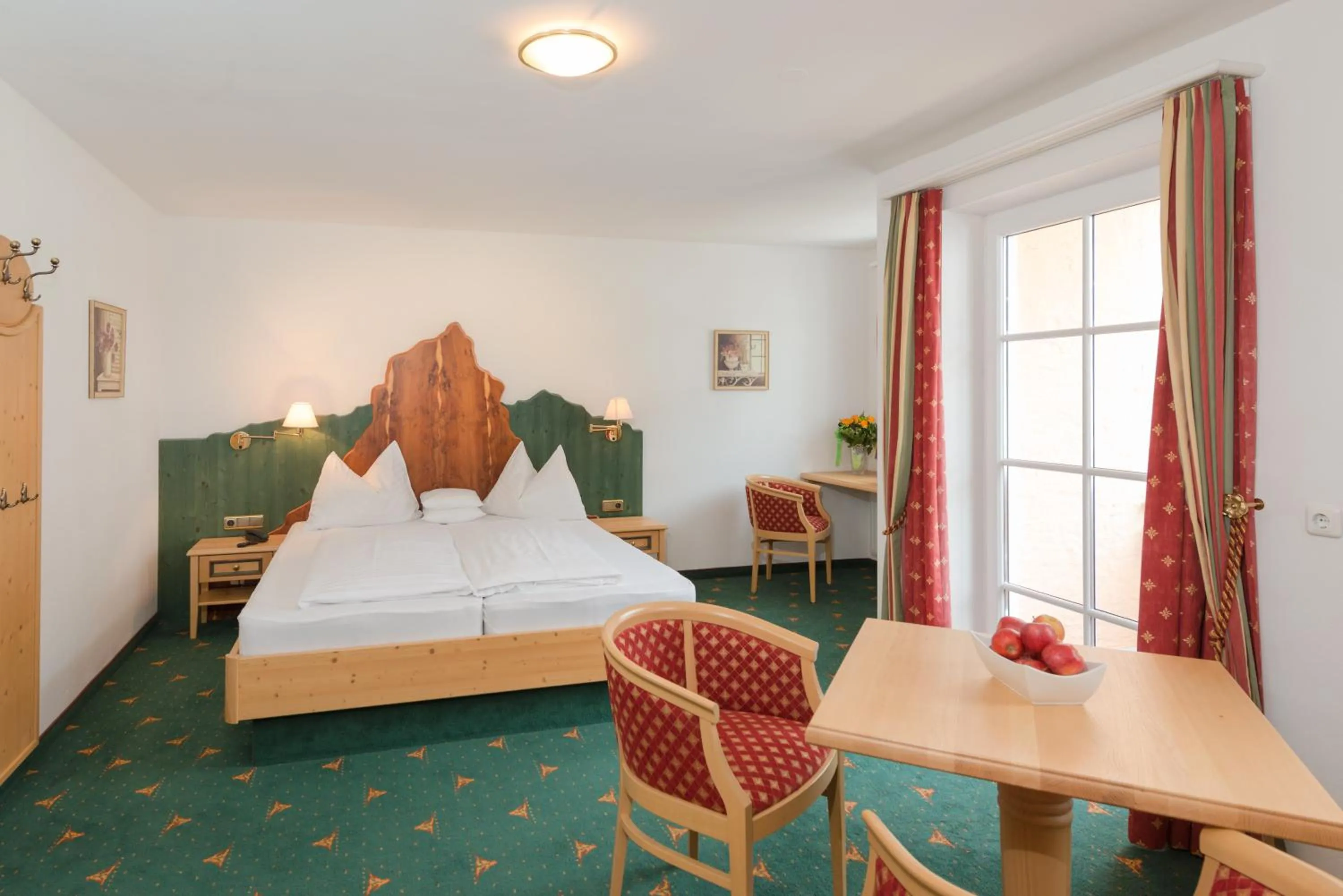 Photo of the whole room, Bed in Apparthotel Sankt Georg