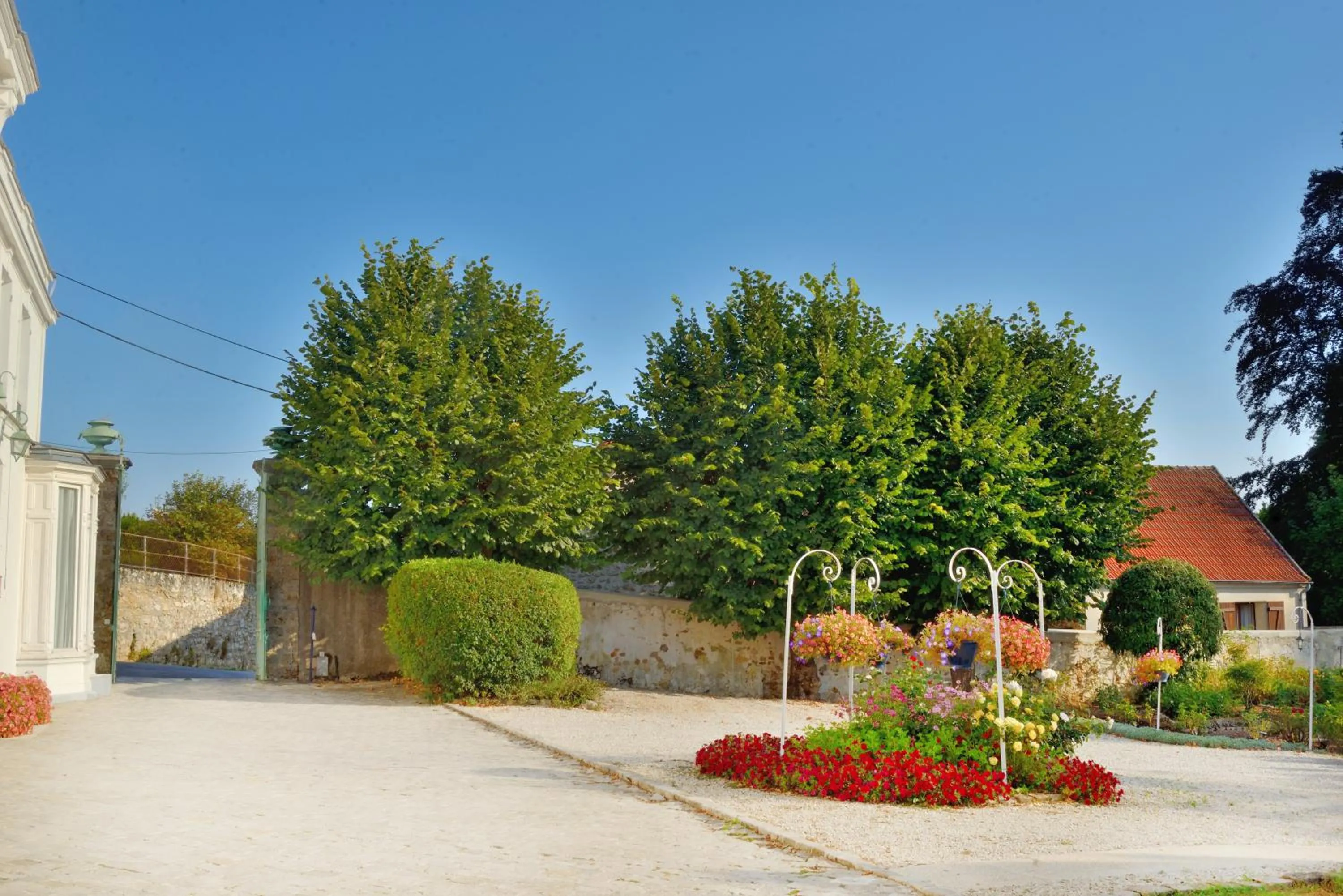Logis Hôtel & Restaurant Chateau de la Marjolaine