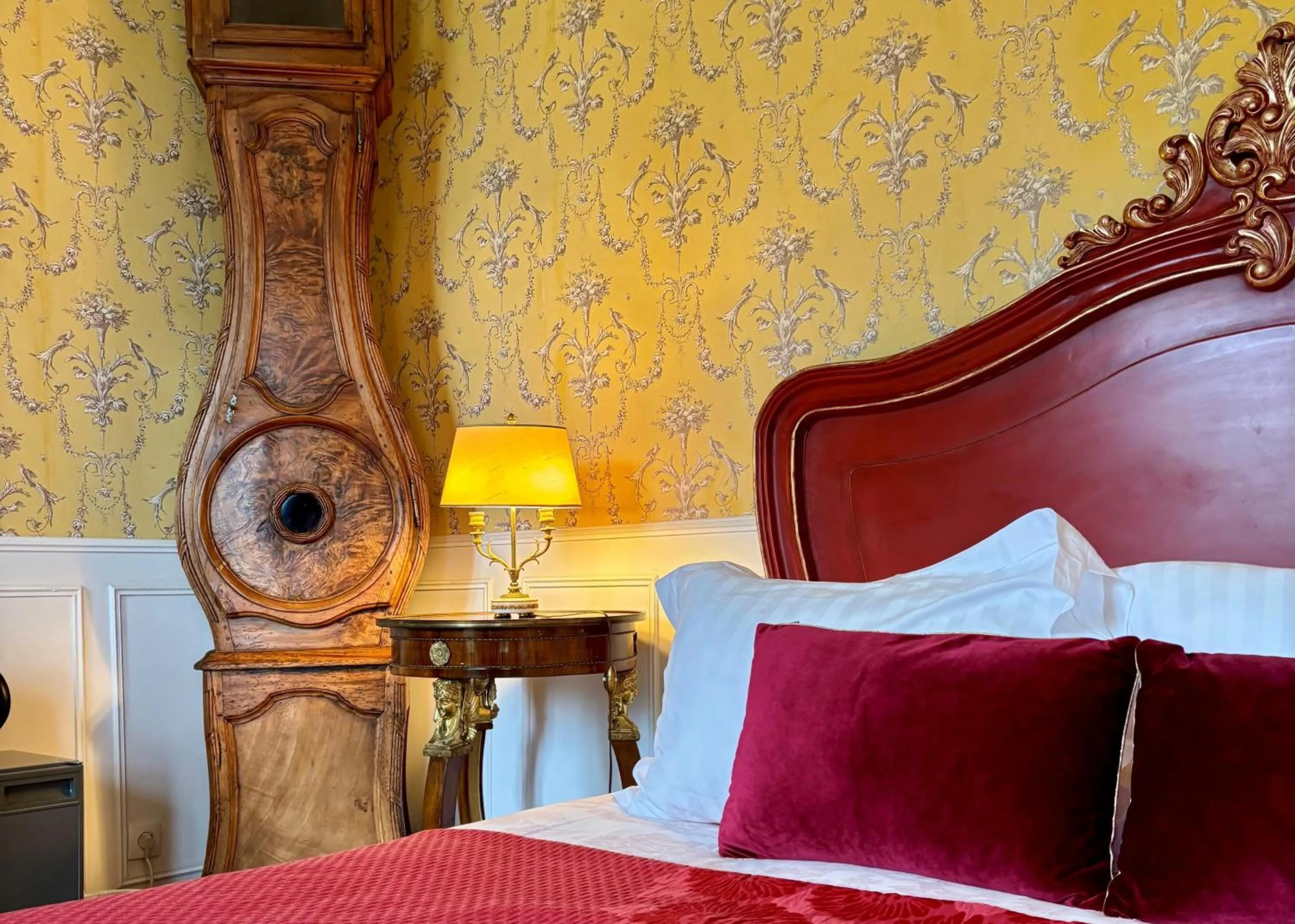 Deluxe Suite in Logis Hôtel & Restaurant Chateau de la Marjolaine