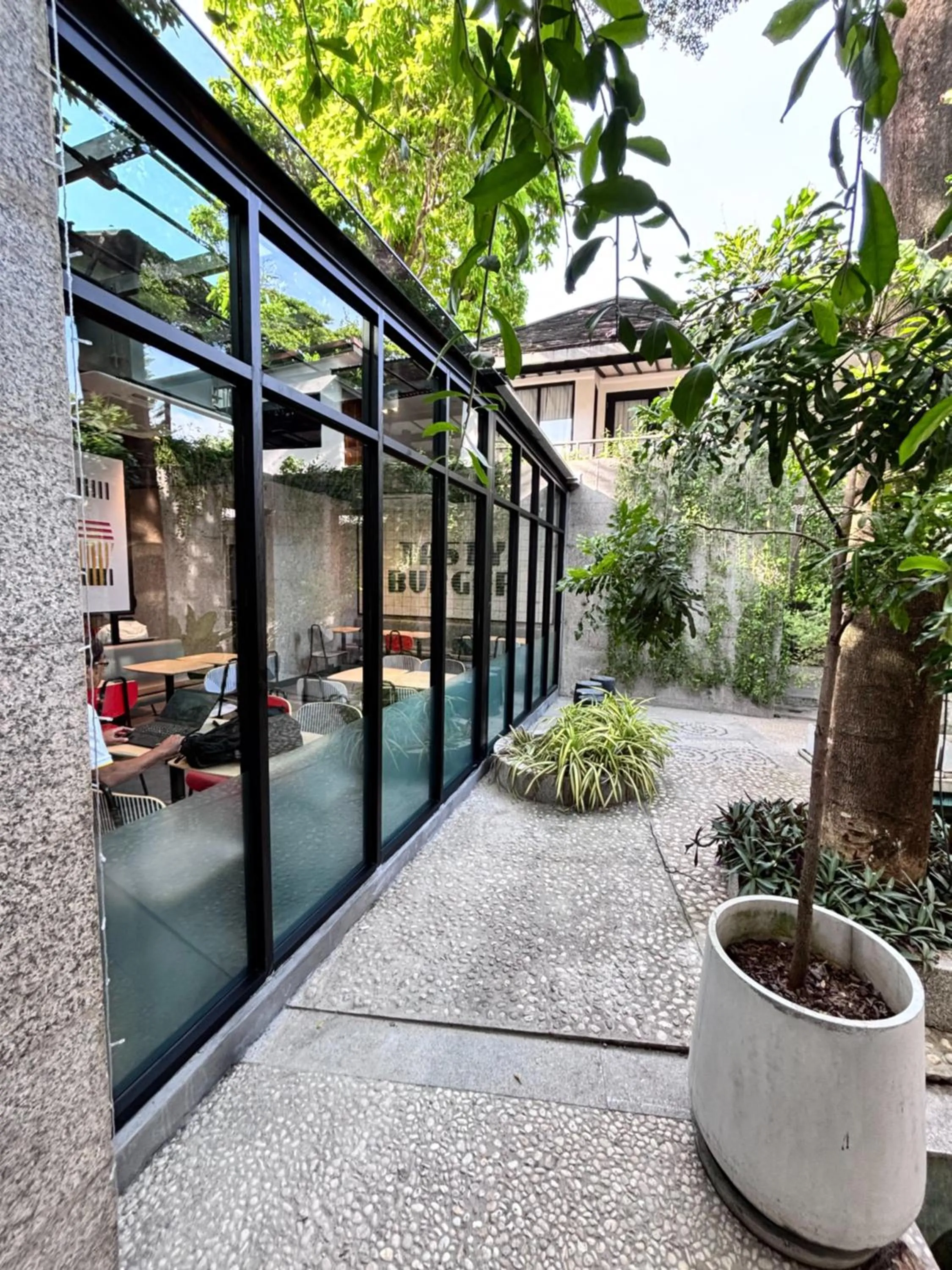 Restaurant/places to eat in Punnpreeda Beach Resort - SHA Plus Certified