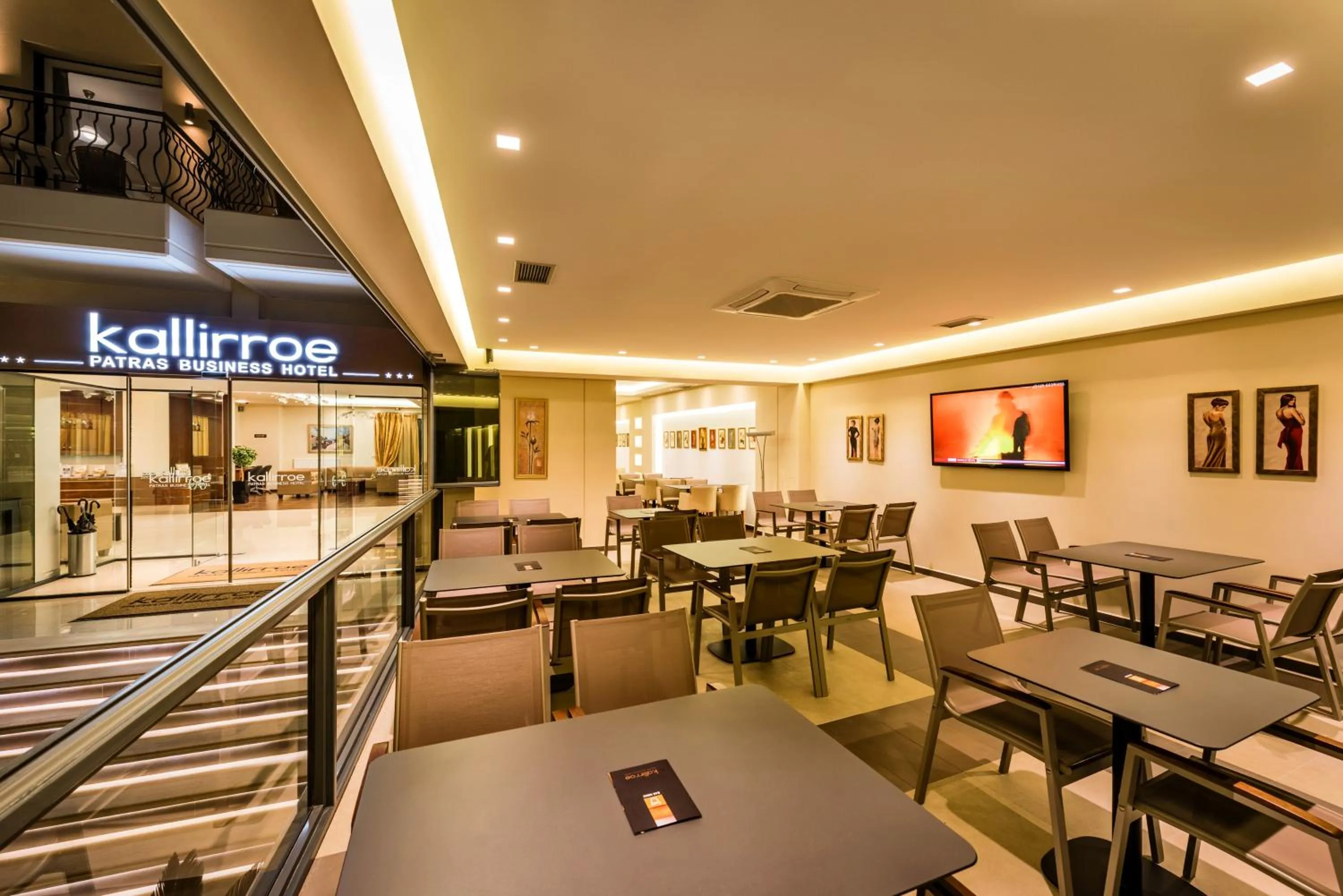 Communal lounge/ TV room in Kallirroe Hotel