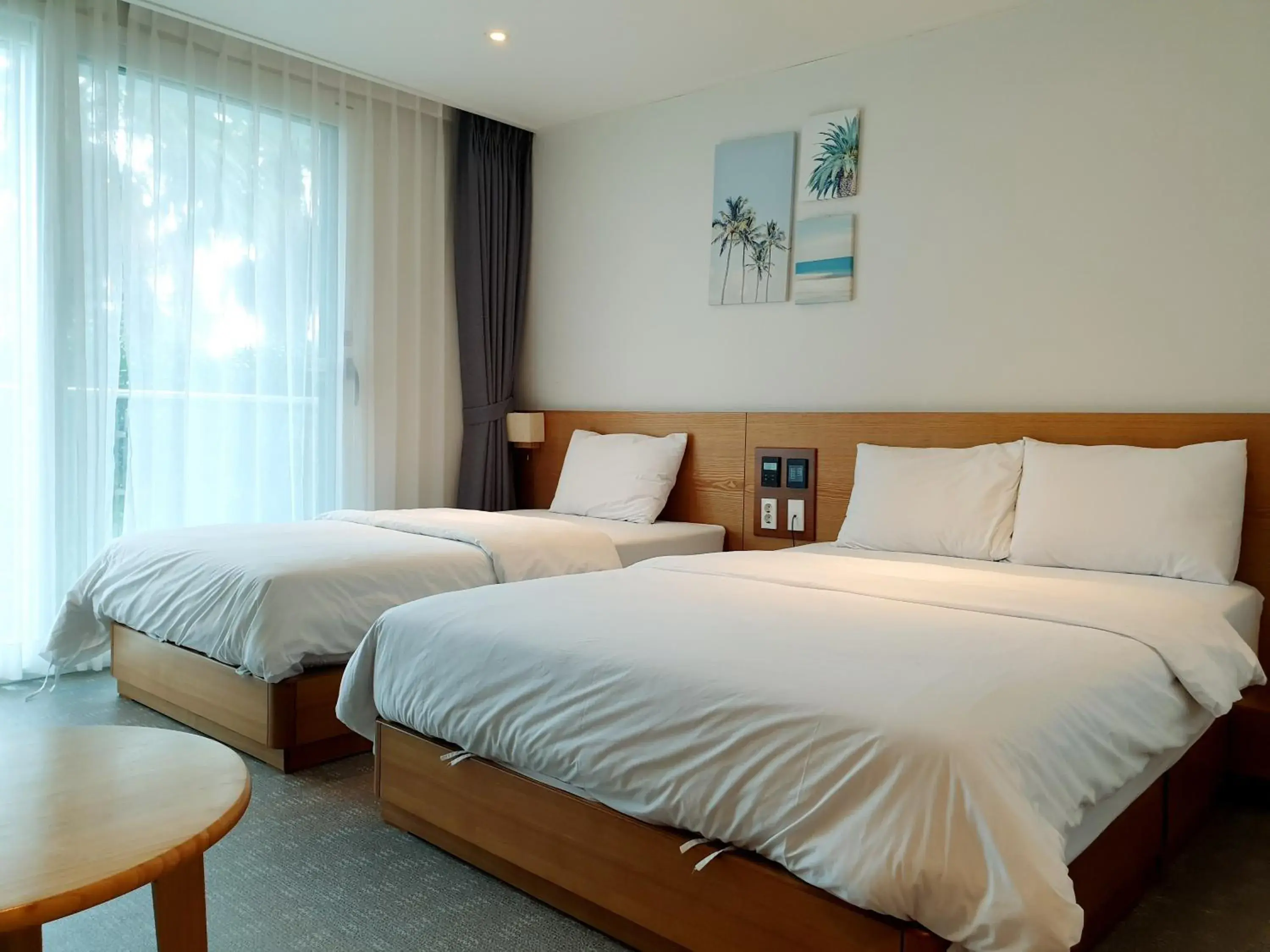 Photo of the whole room, Bed in Ocean Square Resort Photo of the whole room, Bed in Ocean Square Resort