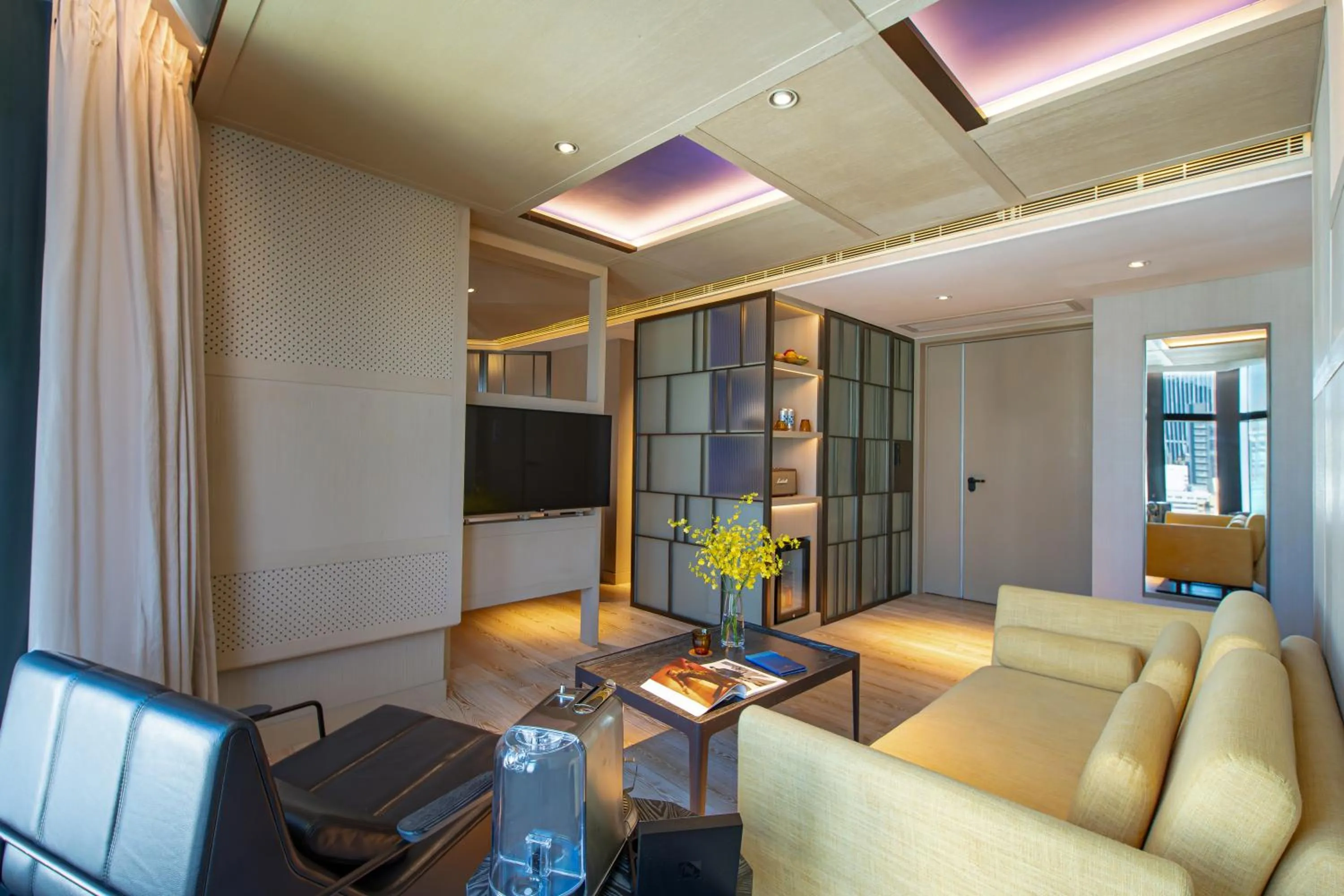 Living room in The Emperor Hotel