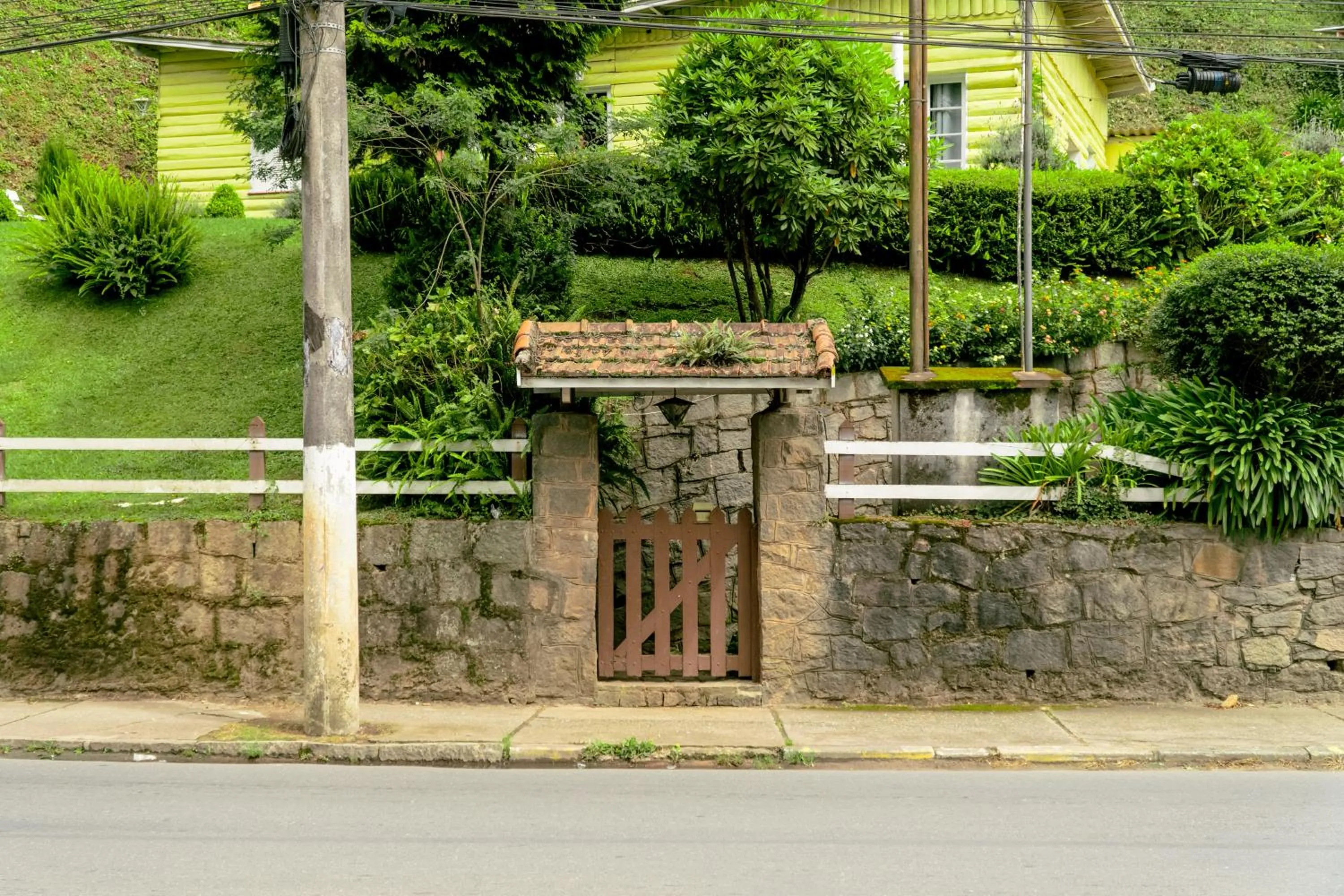 Facade/entrance in VELINN Pousada Casa de Campos Capivari House