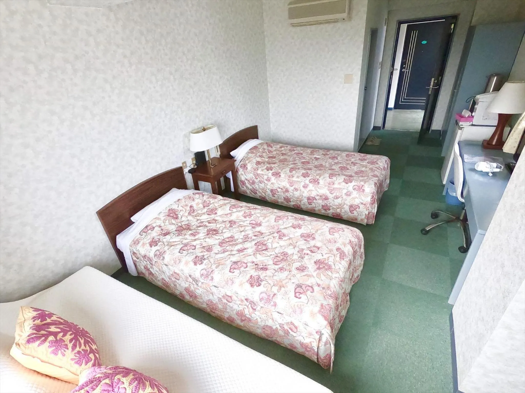 Photo of the whole room, Bed in Pension Moon Villa