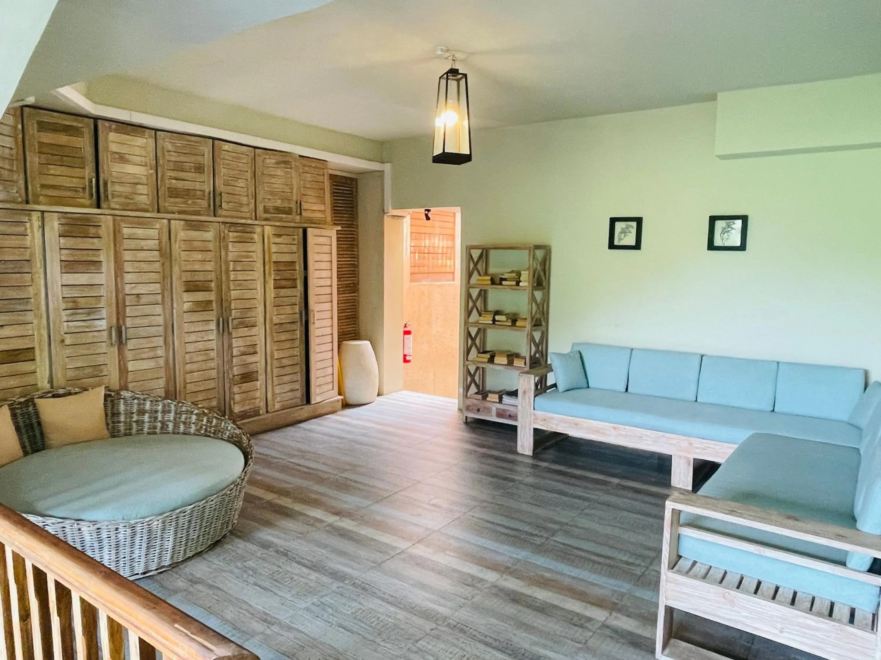 Library in Thaproban Pavilion Waves