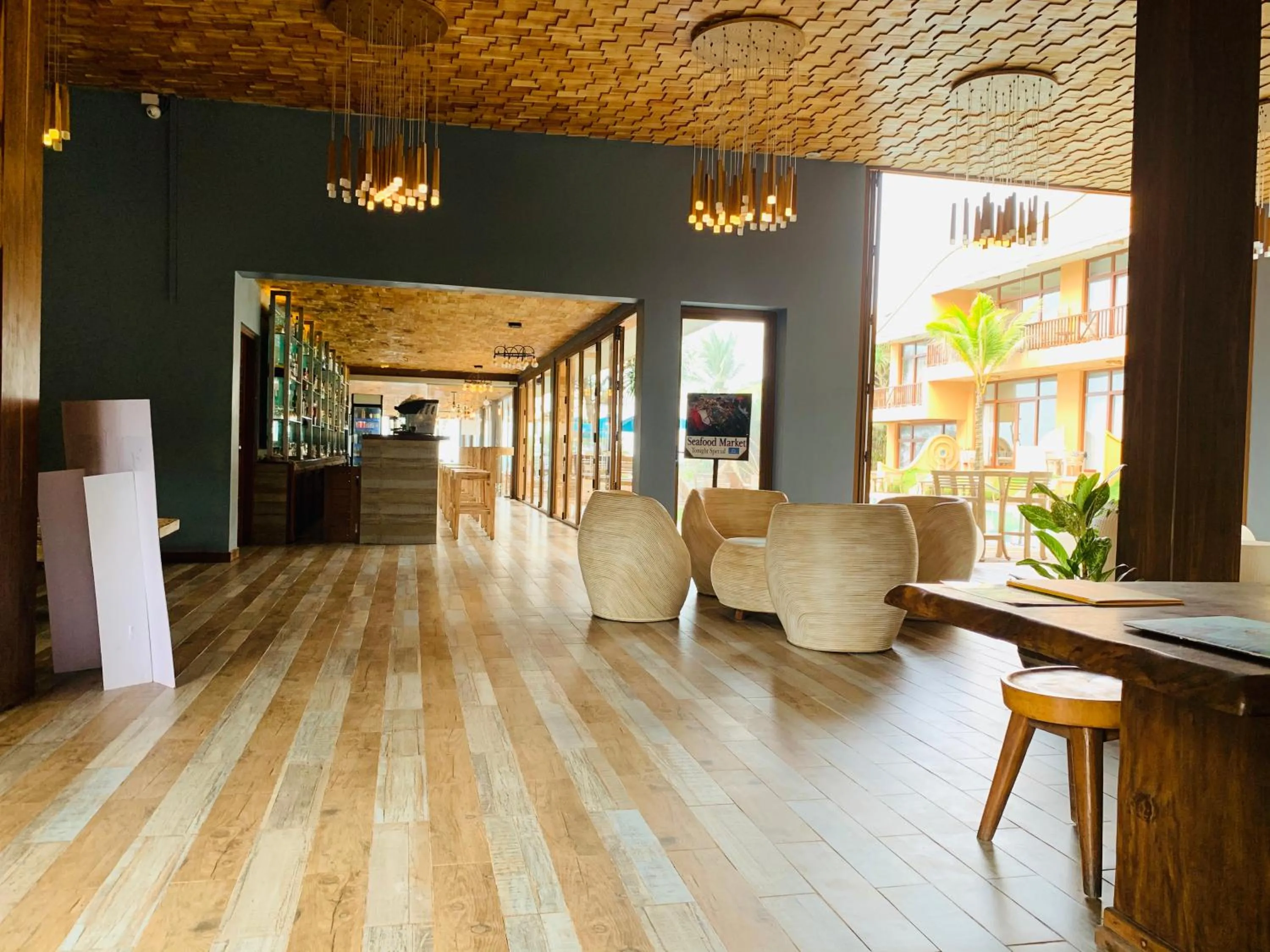 Lobby or reception in Thaproban Pavilion Waves