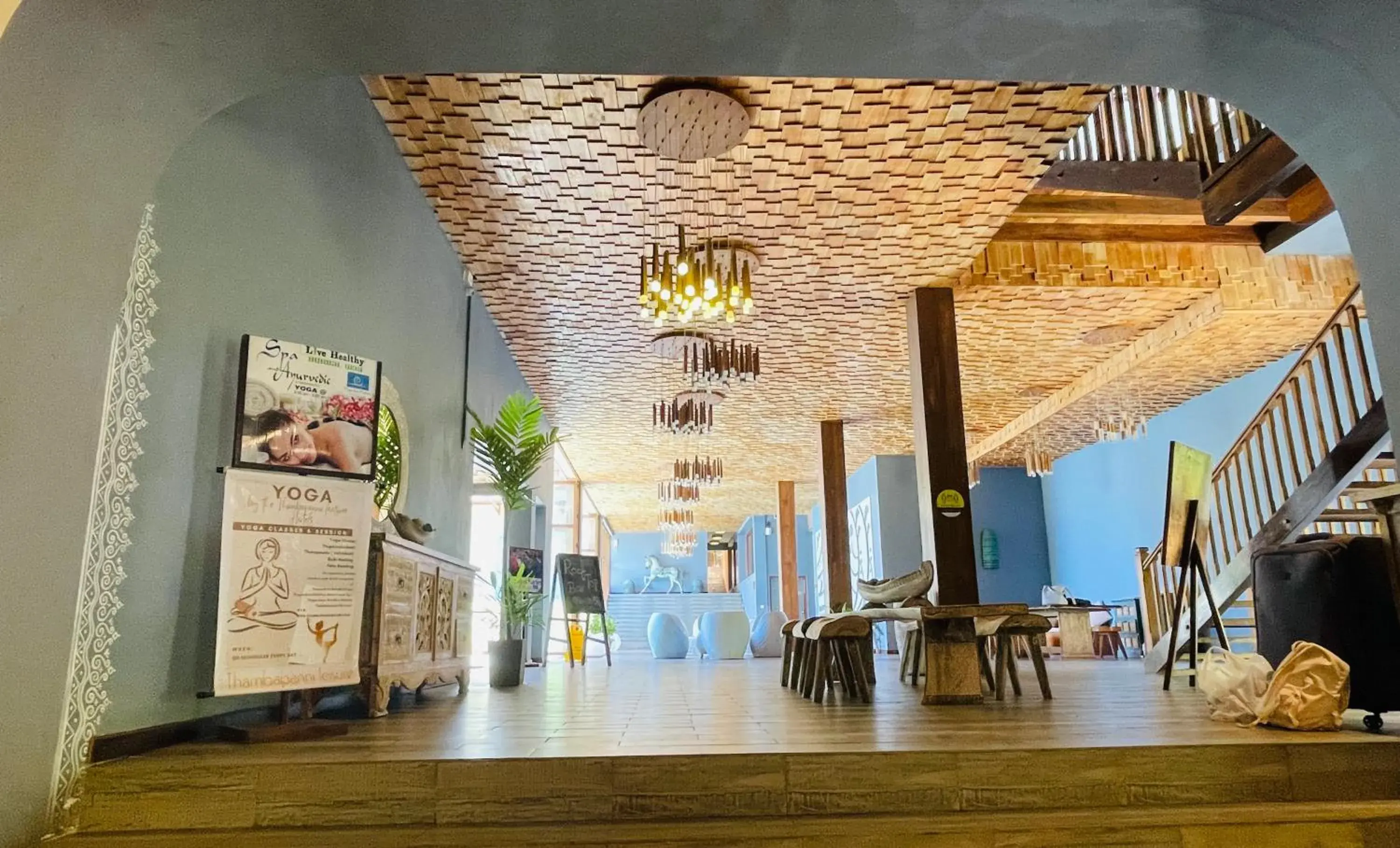 Lobby or reception in Thaproban Pavilion Waves Lobby or reception in Thaproban Pavilion Waves