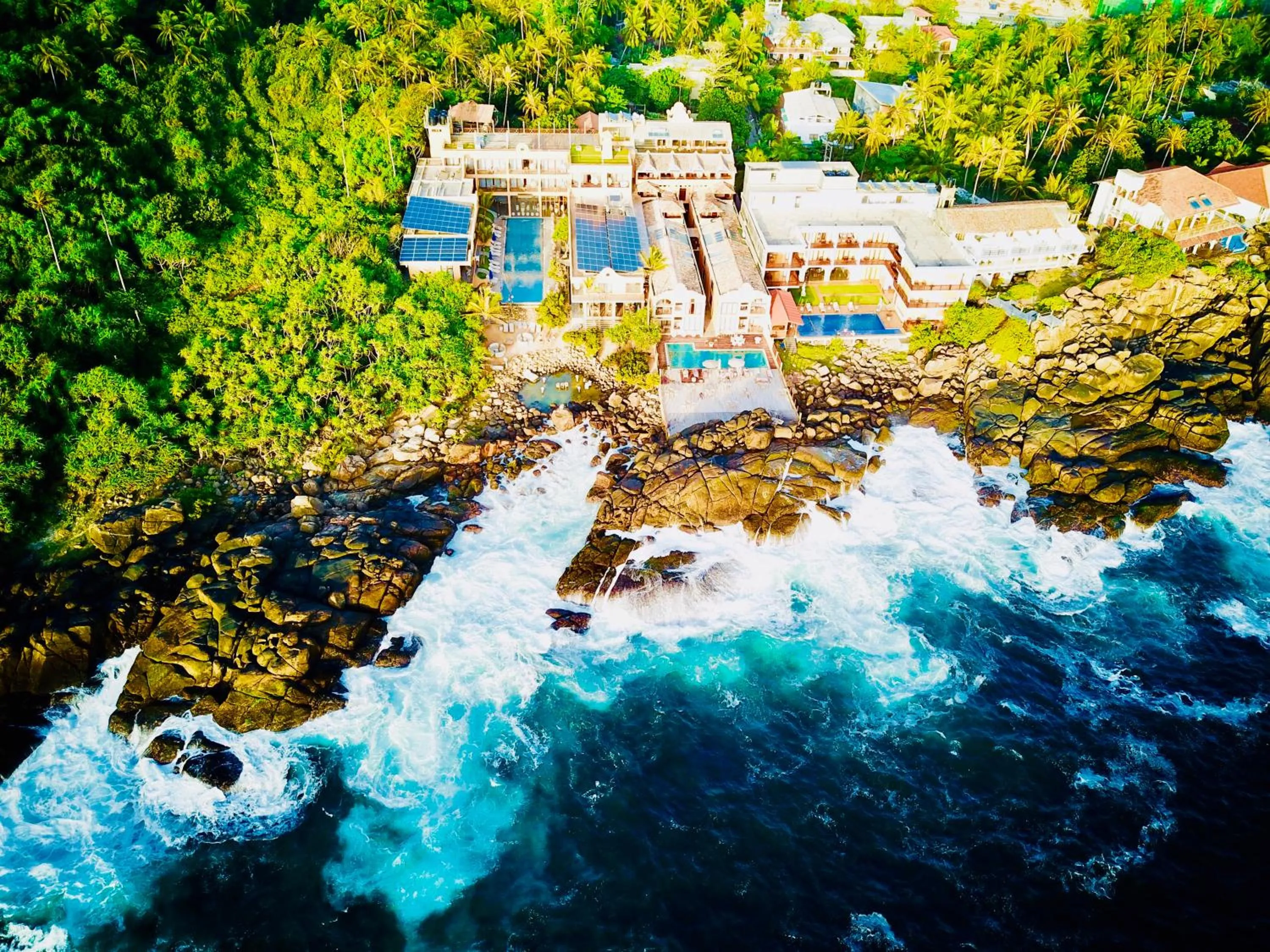 Bird's eye view in Thaproban Pavilion Waves