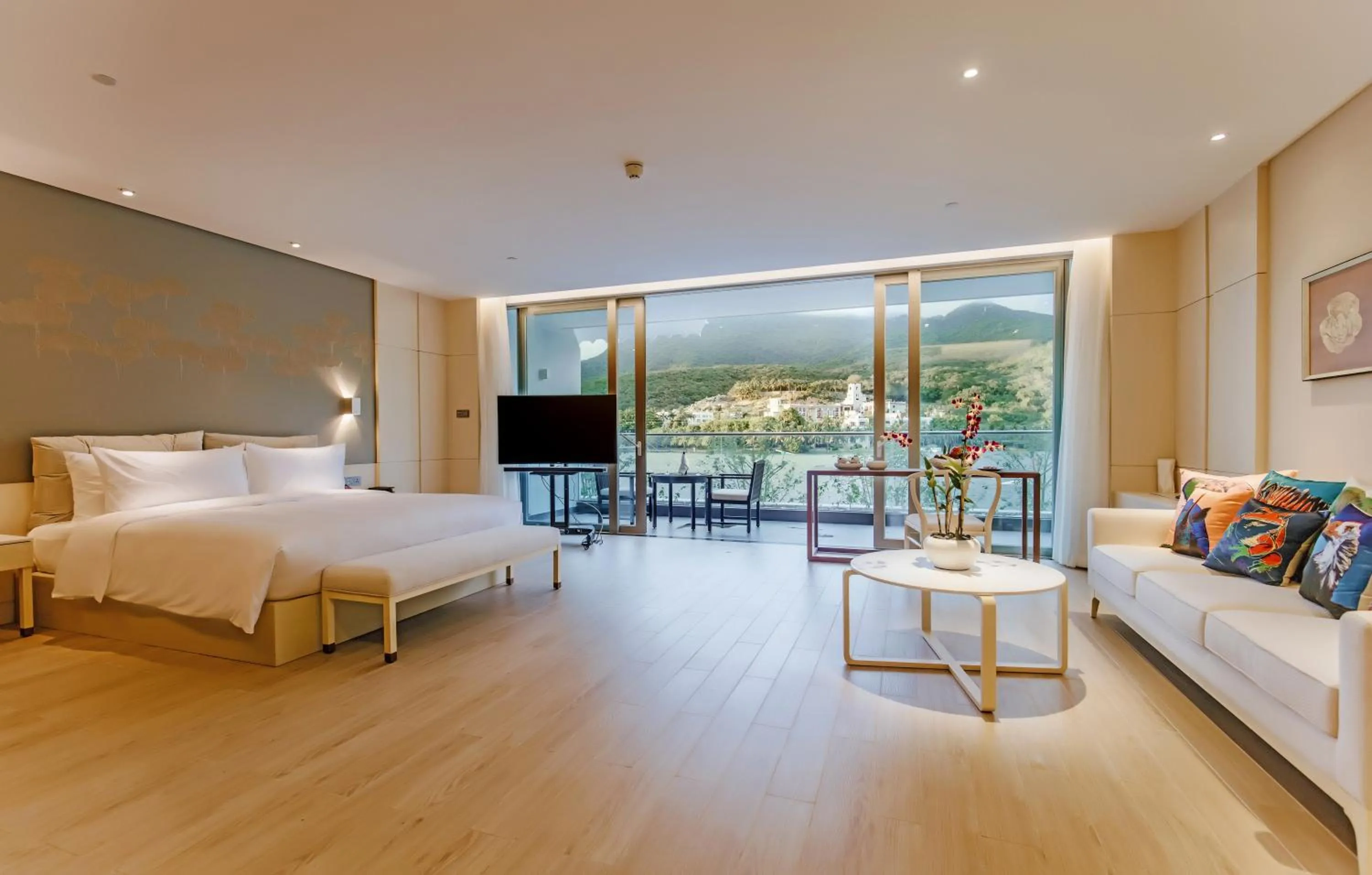 Bed in Palace Resort Villas Yalong Bay Sanya