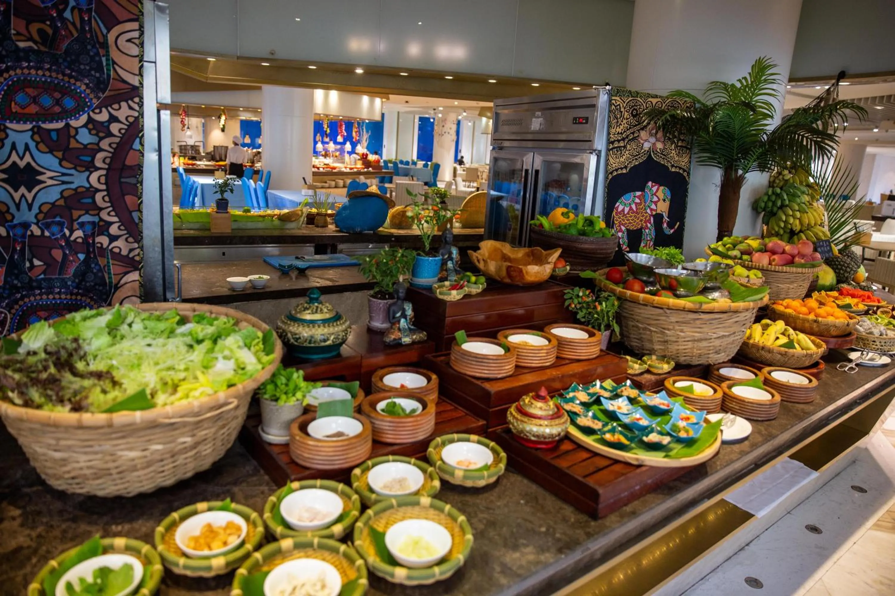 Buffet breakfast in Palace Resort Villas Yalong Bay Sanya