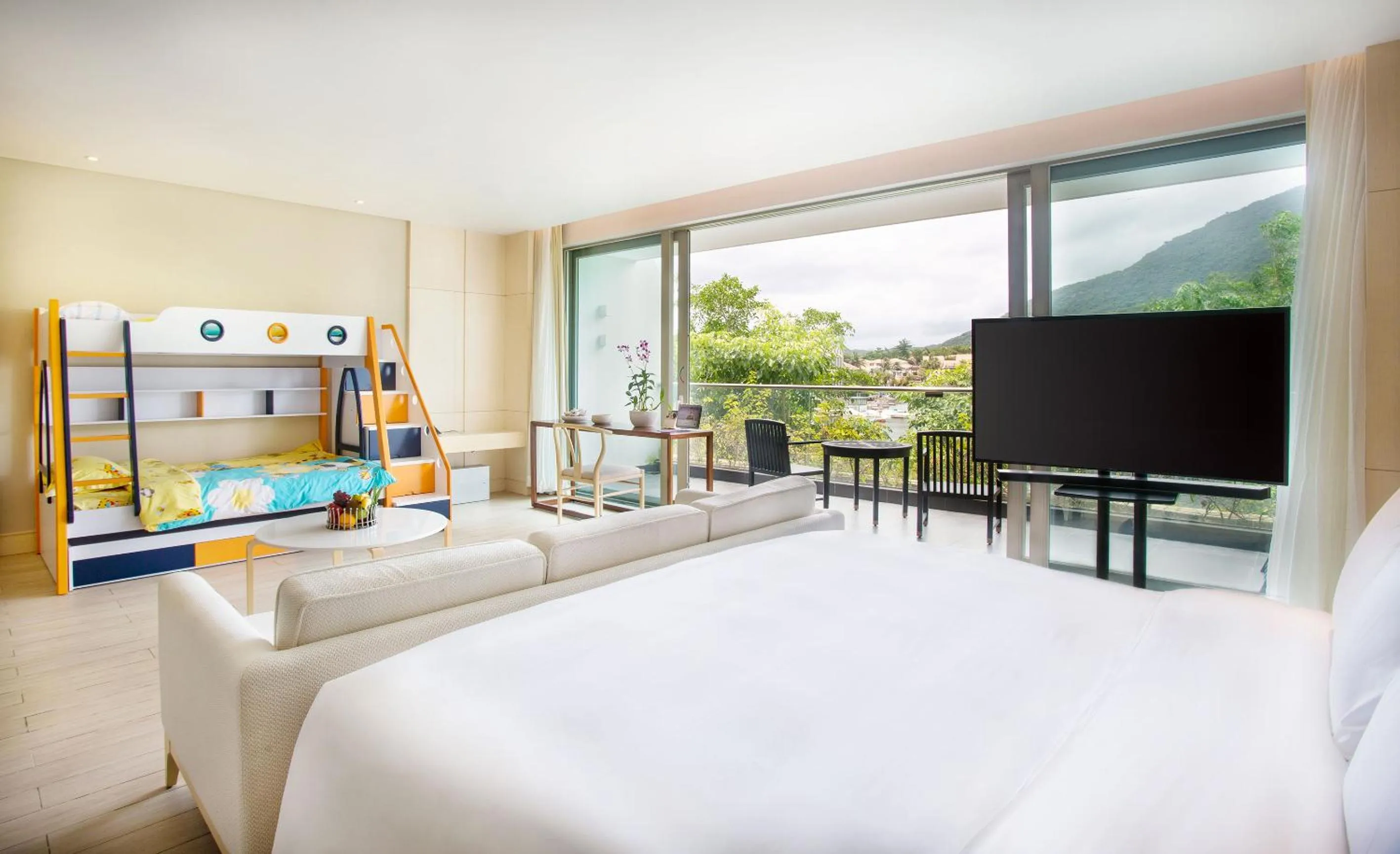 Bed in Palace Resort Villas Yalong Bay Sanya