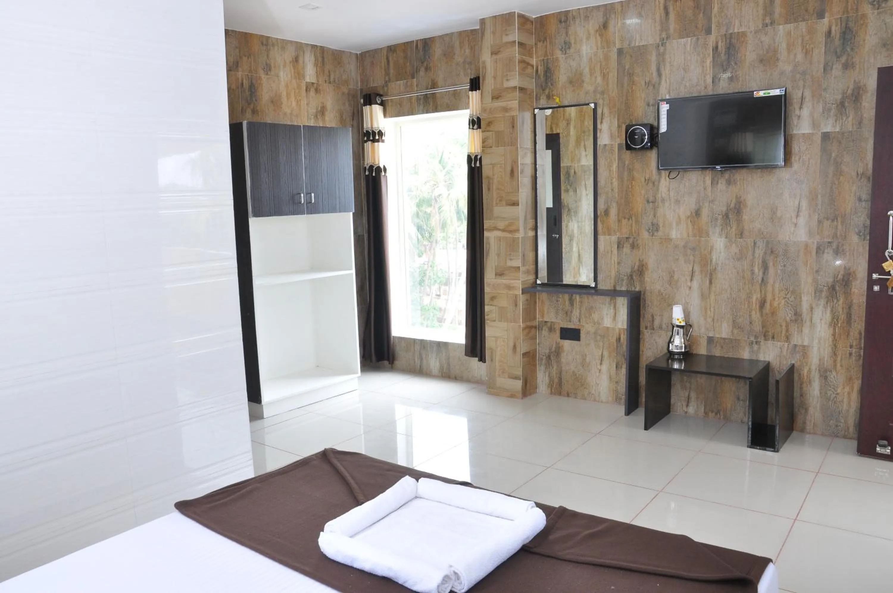 TV and multimedia, Bed in Hotel SAARA