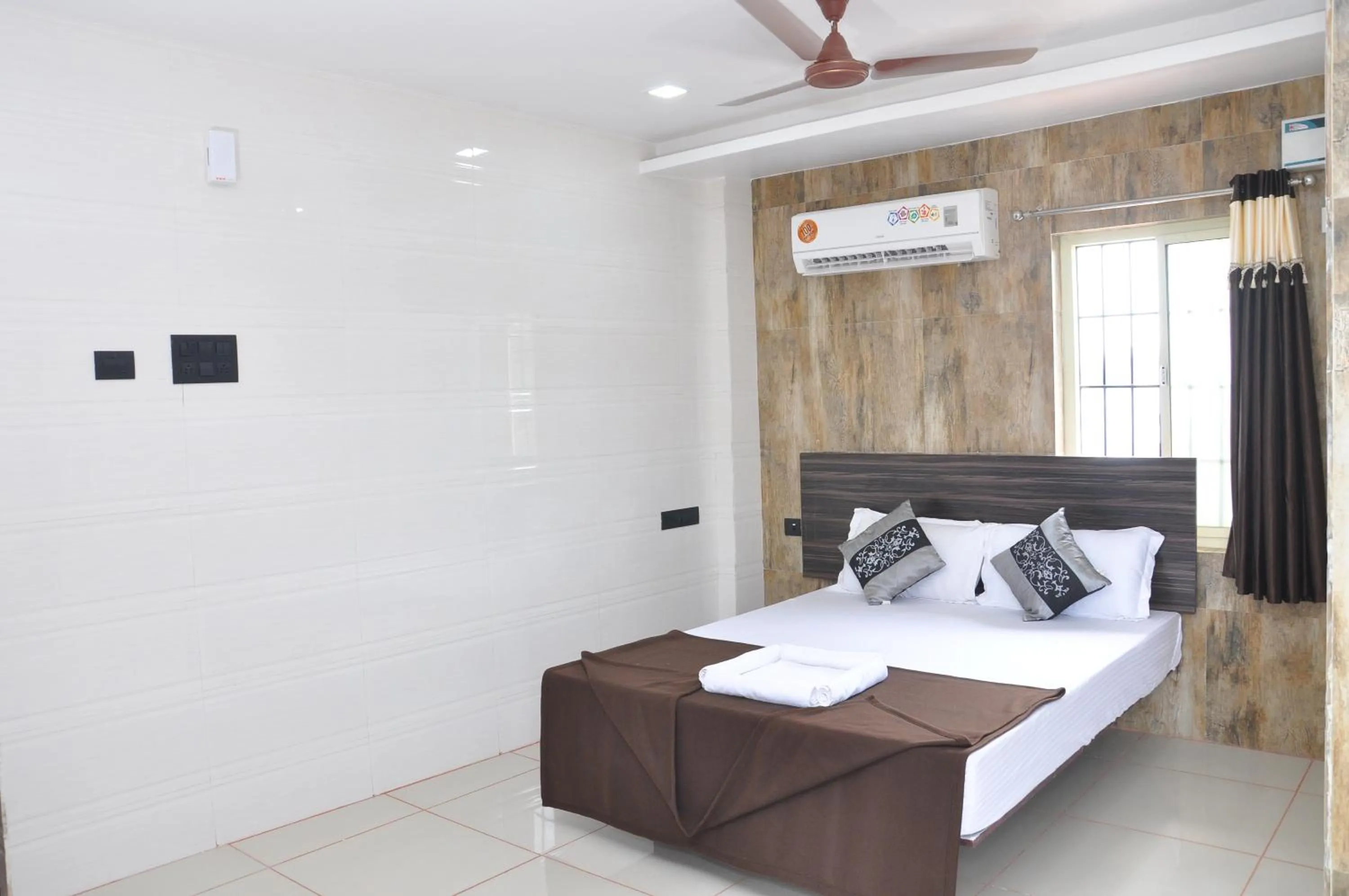 Bedroom, Bed in Hotel SAARA