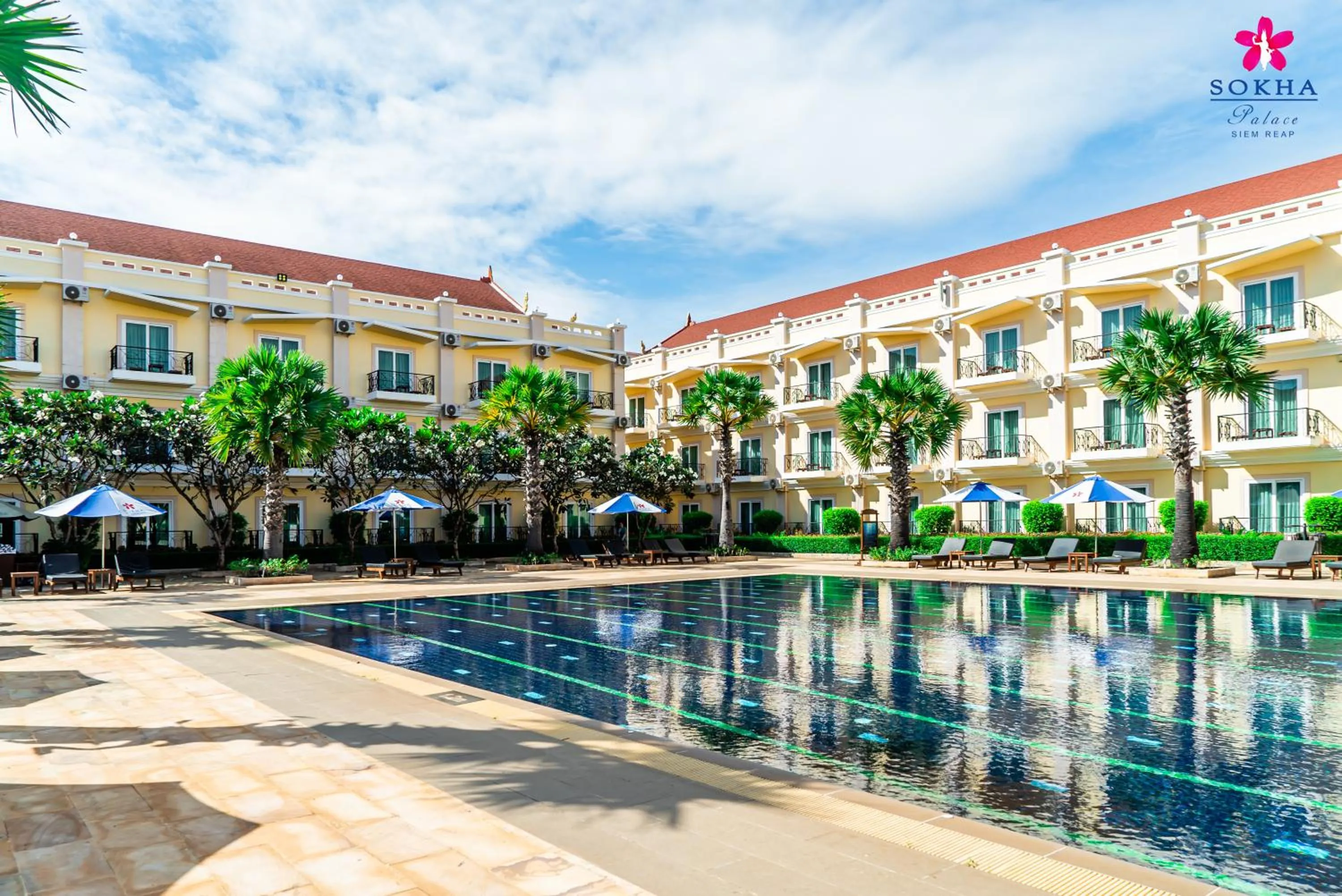 Swimming pool in Sokha Palace Siem Reap Hotel
