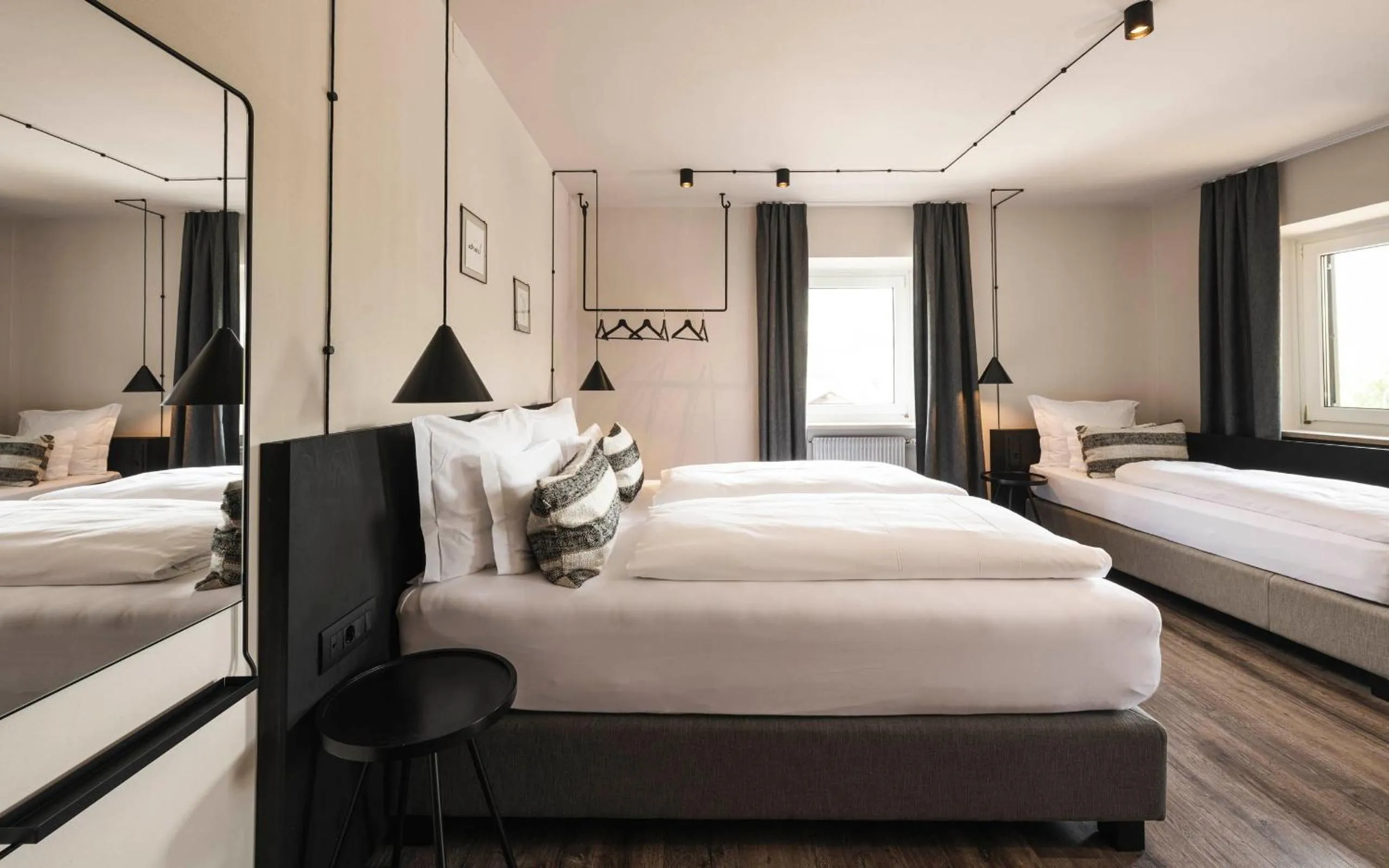 Staff, Bed in Hotel Löwenhof