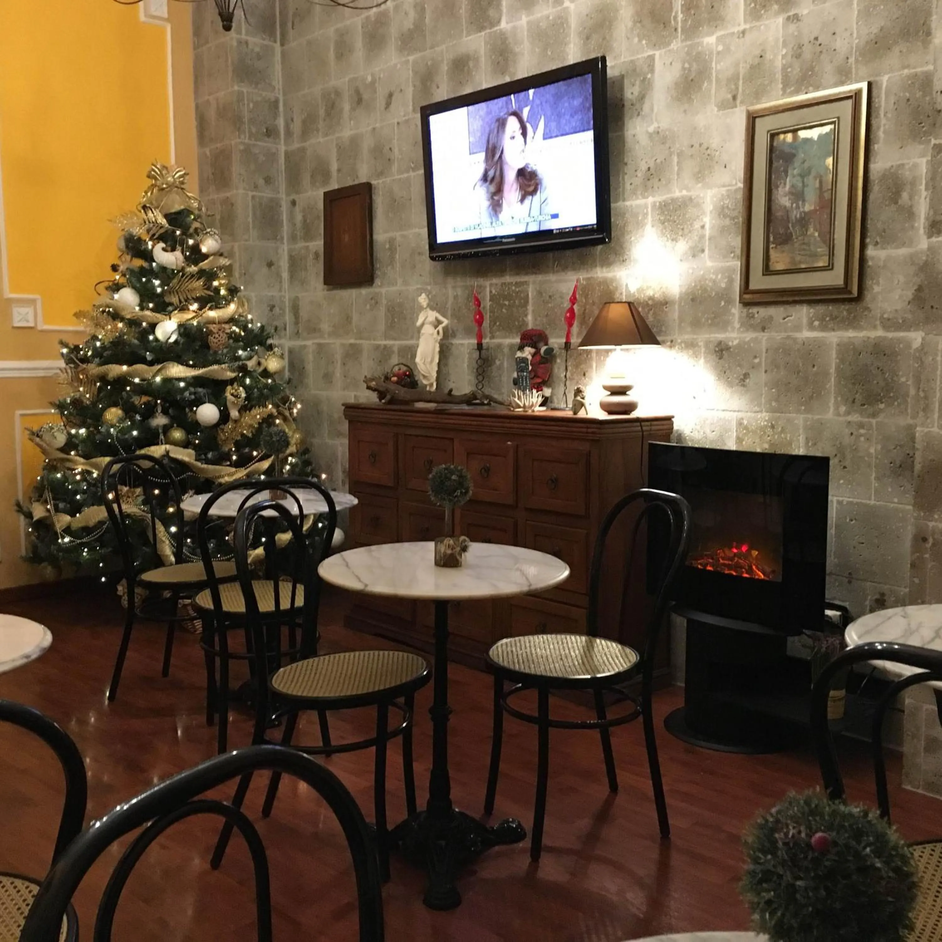 TV and multimedia in Hotel Amadeus