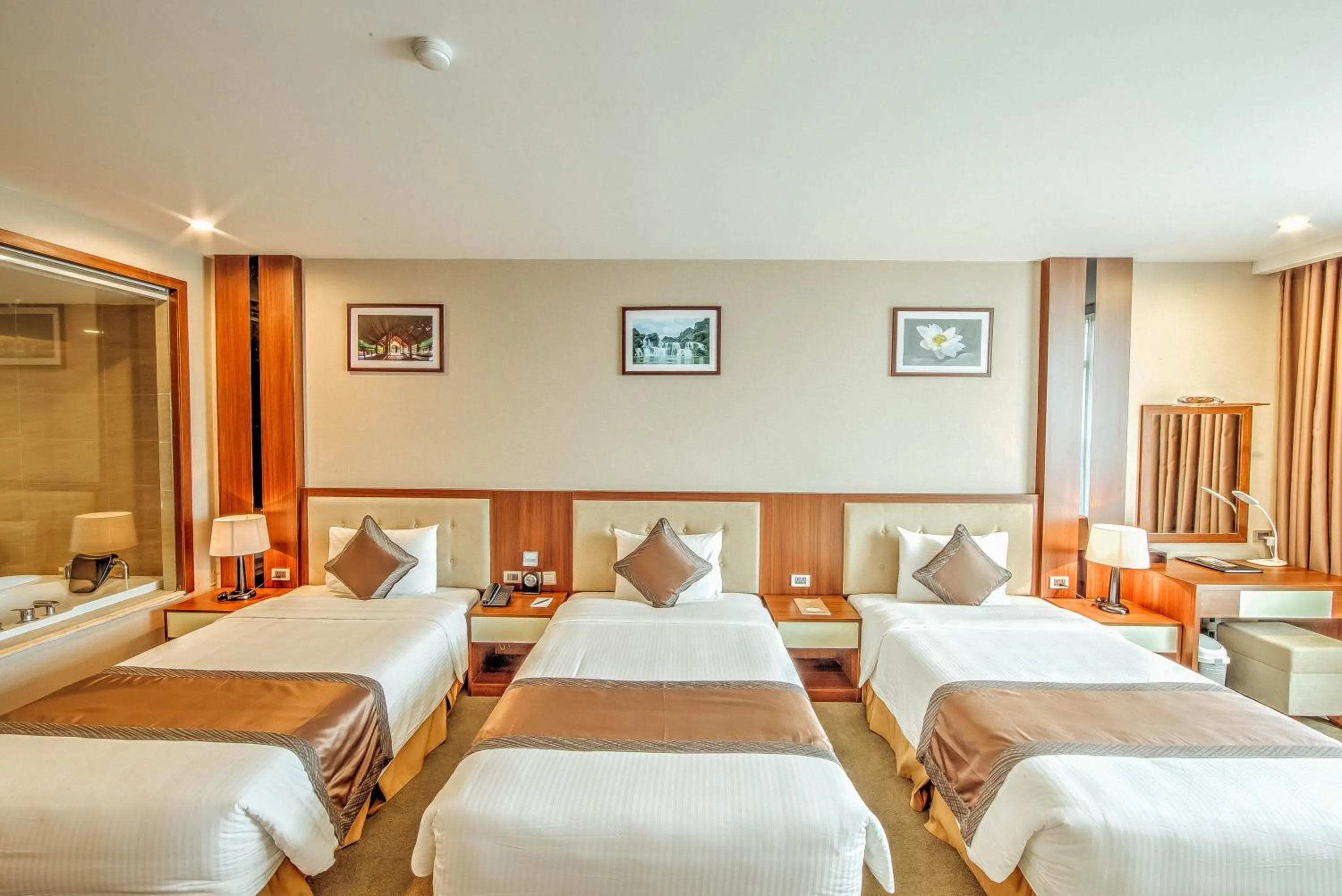 Bed in Muong Thanh Luxury Bac Ninh Hotel
