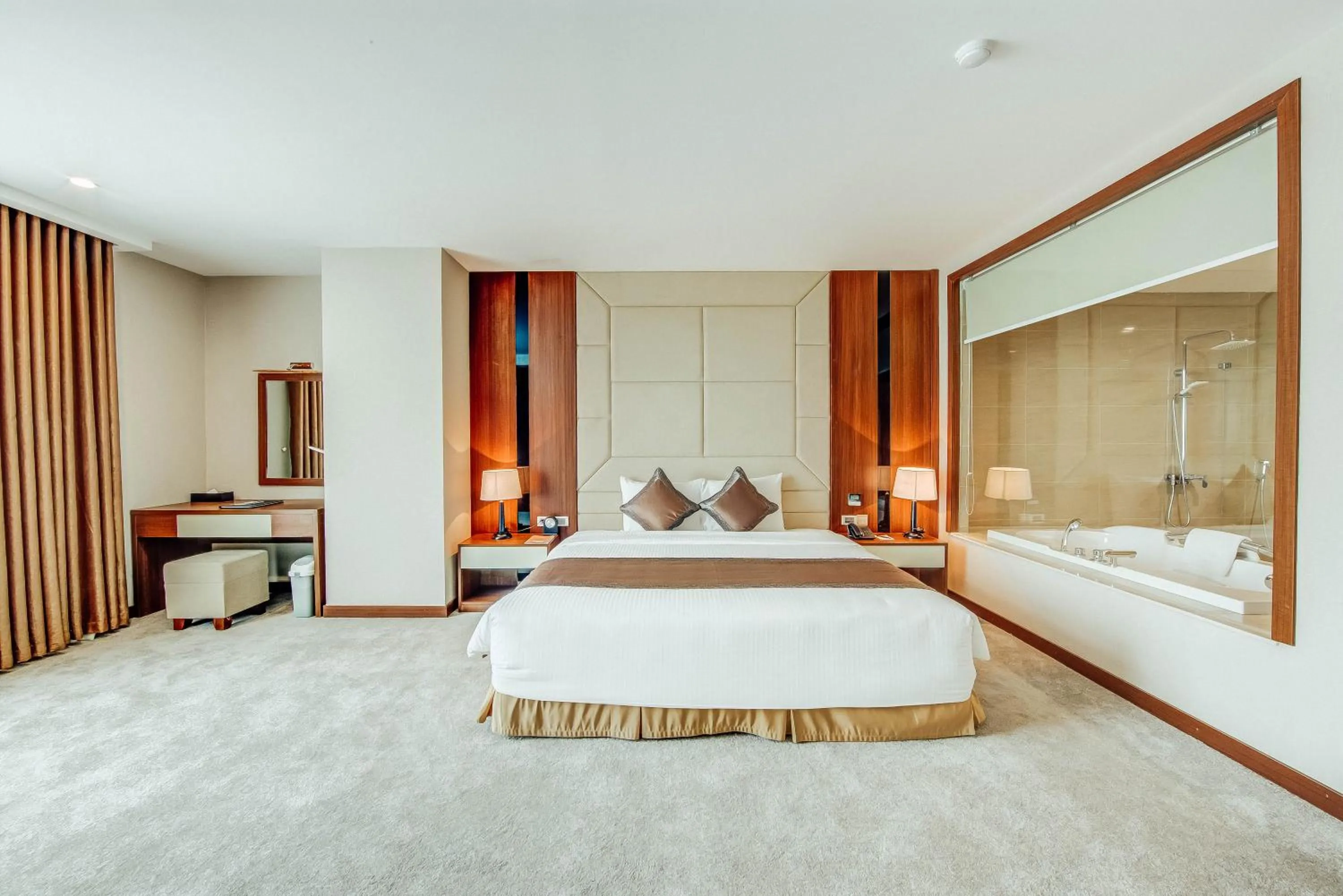 Bed in Muong Thanh Luxury Bac Ninh Hotel