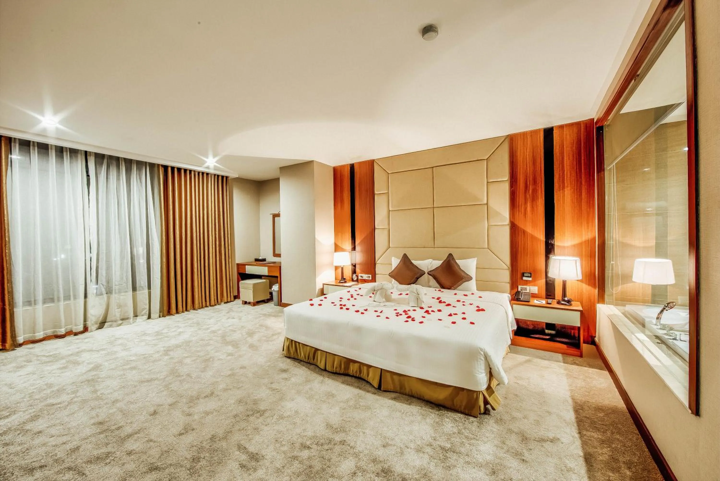 Bed in Muong Thanh Luxury Bac Ninh Hotel