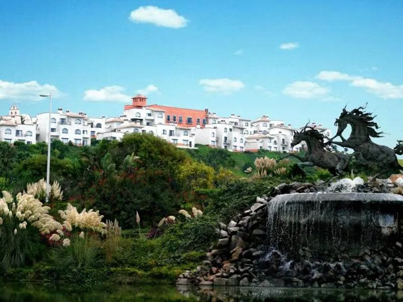 Property building in Real del Mar Golf Resort