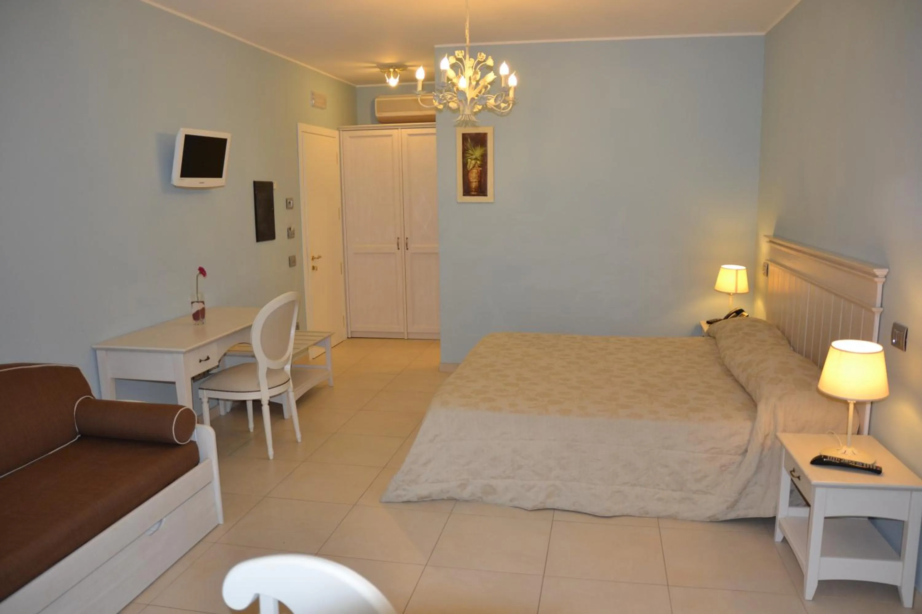 Coffee/tea facilities, Bed in Incantea Resort