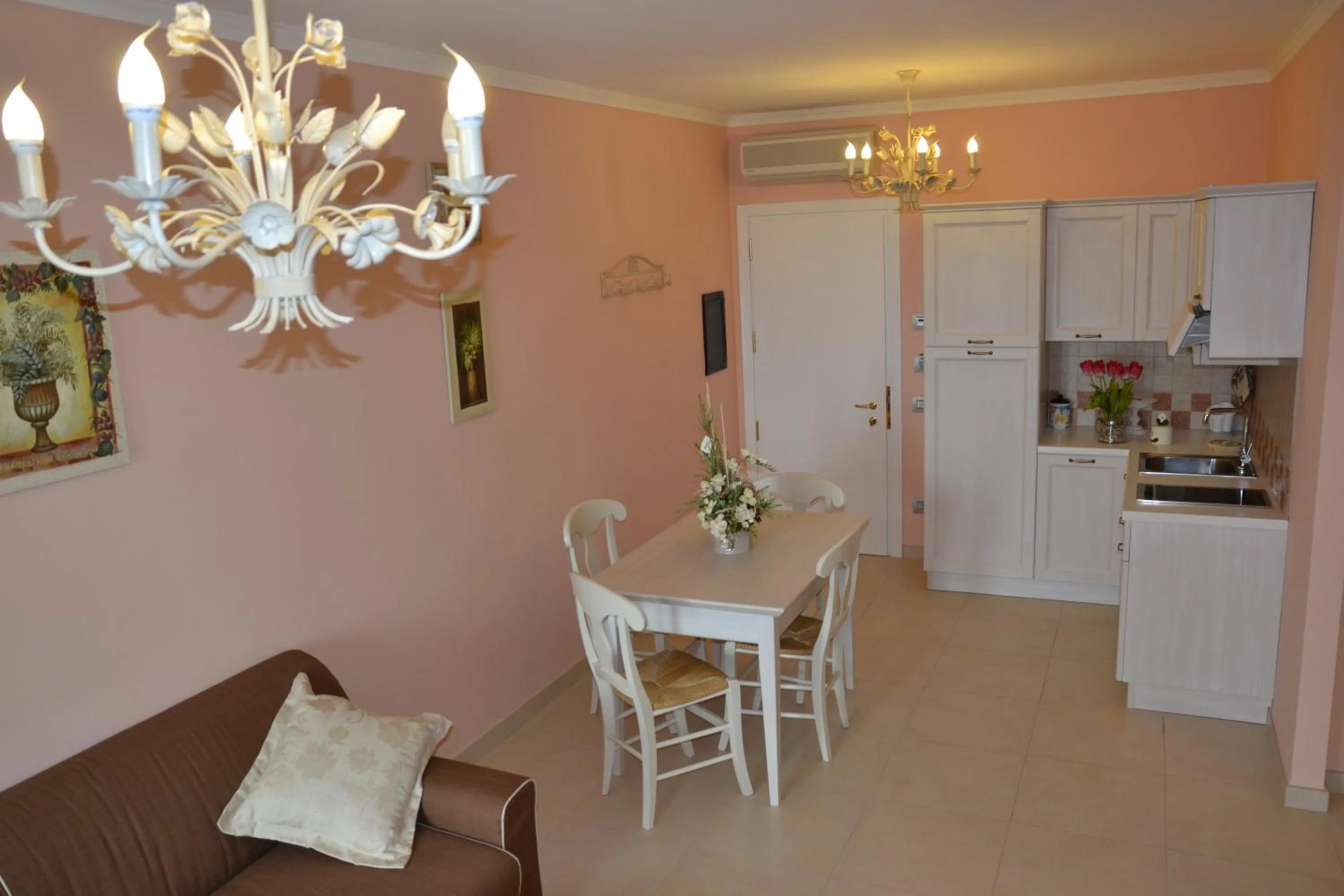 Coffee/tea facilities in Incantea Resort