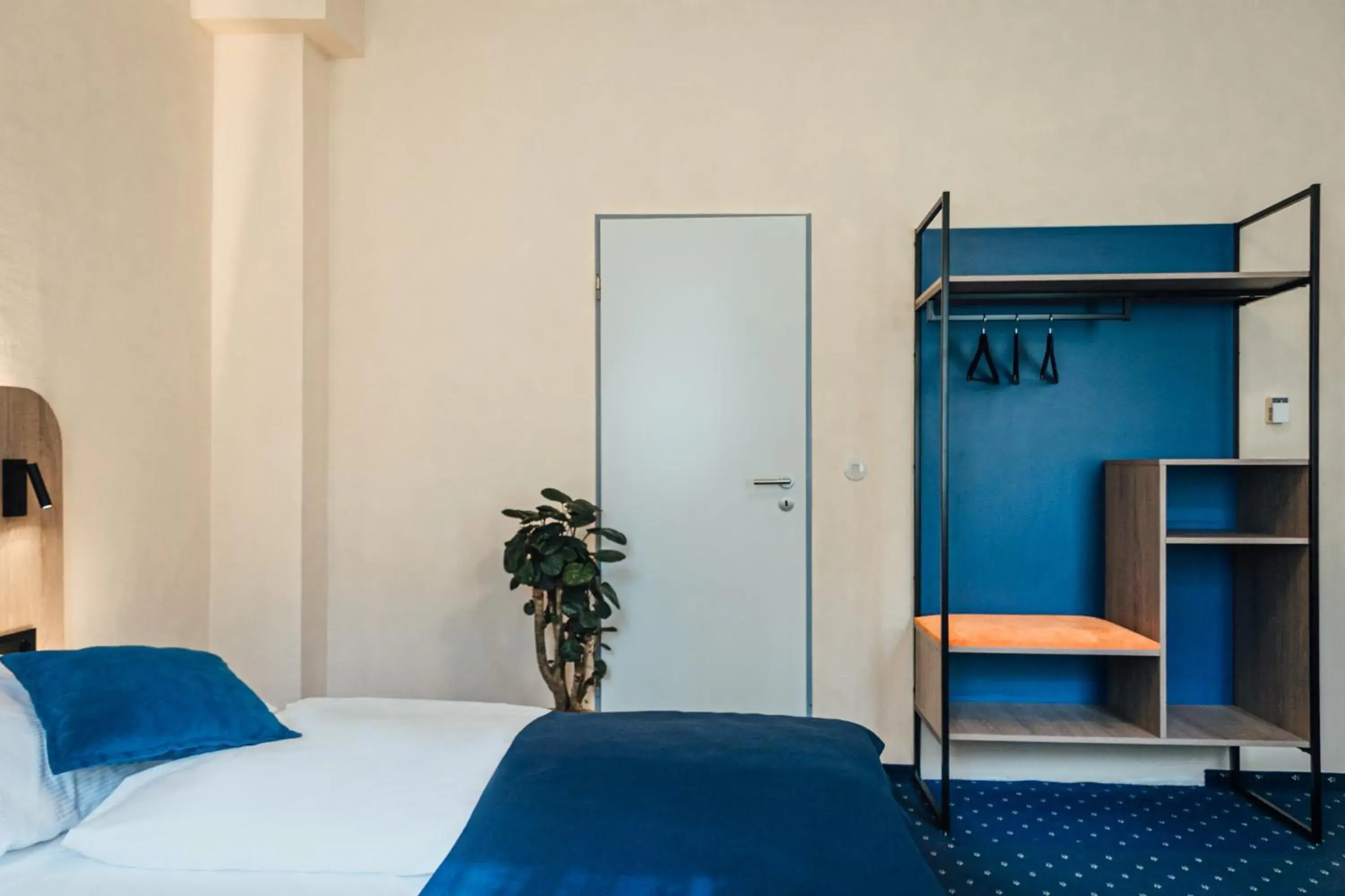 Photo of the whole room, Bed in Hotel Commerz Hamburg Photo of the whole room, Bed in Hotel Commerz Hamburg